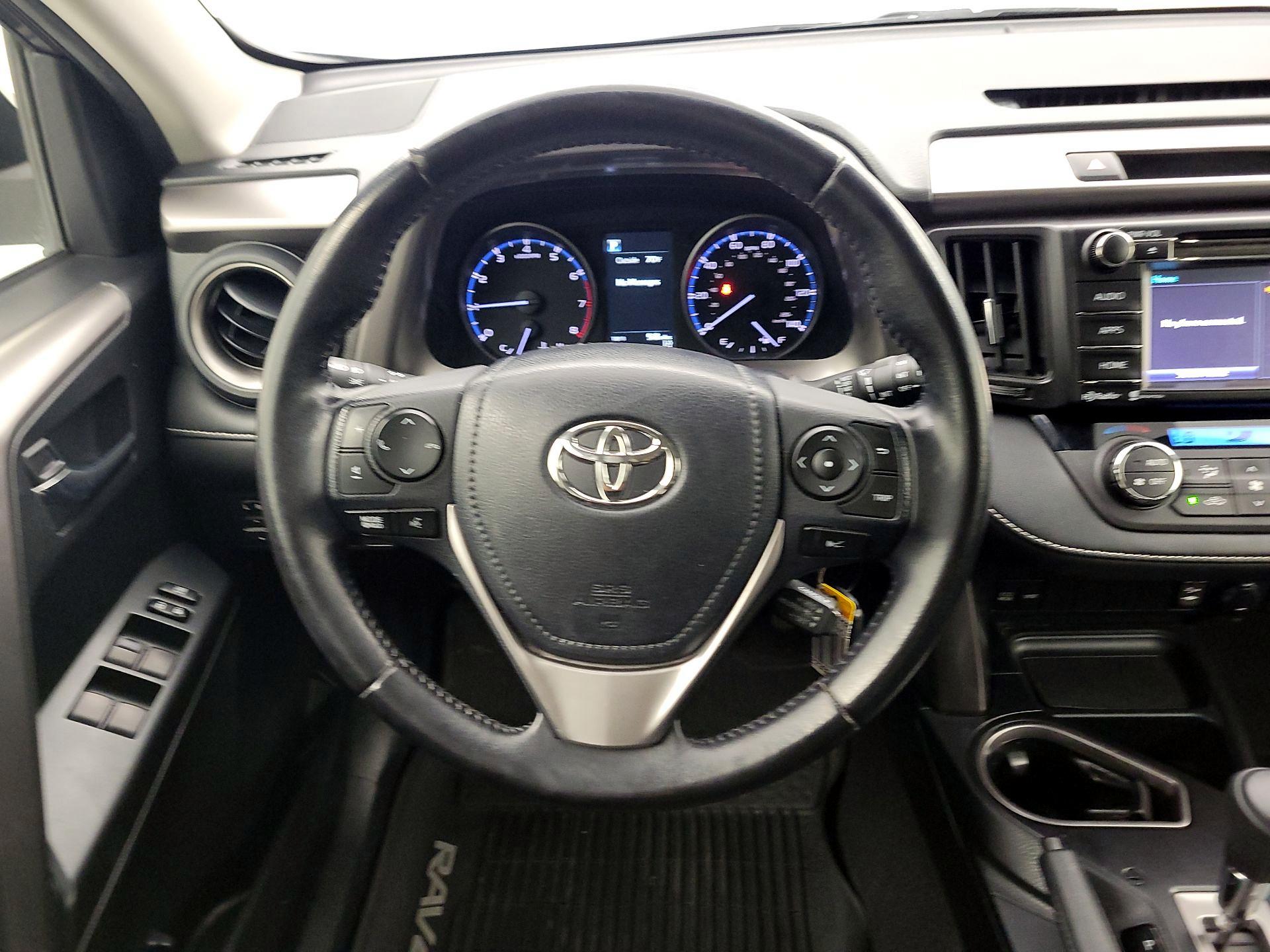 Thumbnail: 2017 Toyota RAV4 - 10