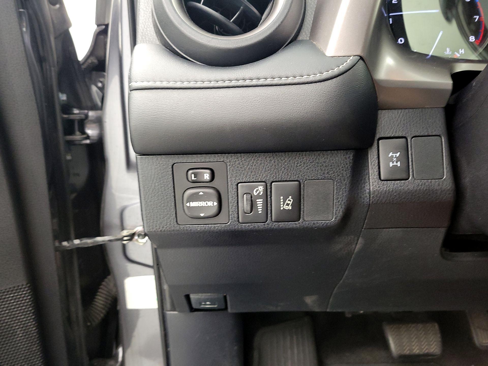 Thumbnail: 2017 Toyota RAV4 - 13