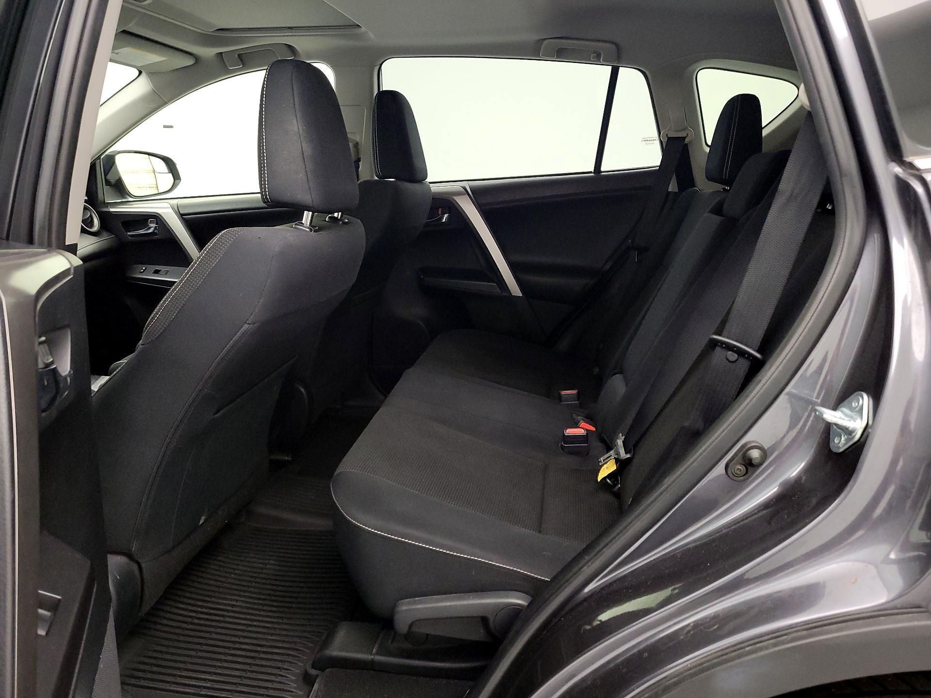 Thumbnail: 2017 Toyota RAV4 - 20