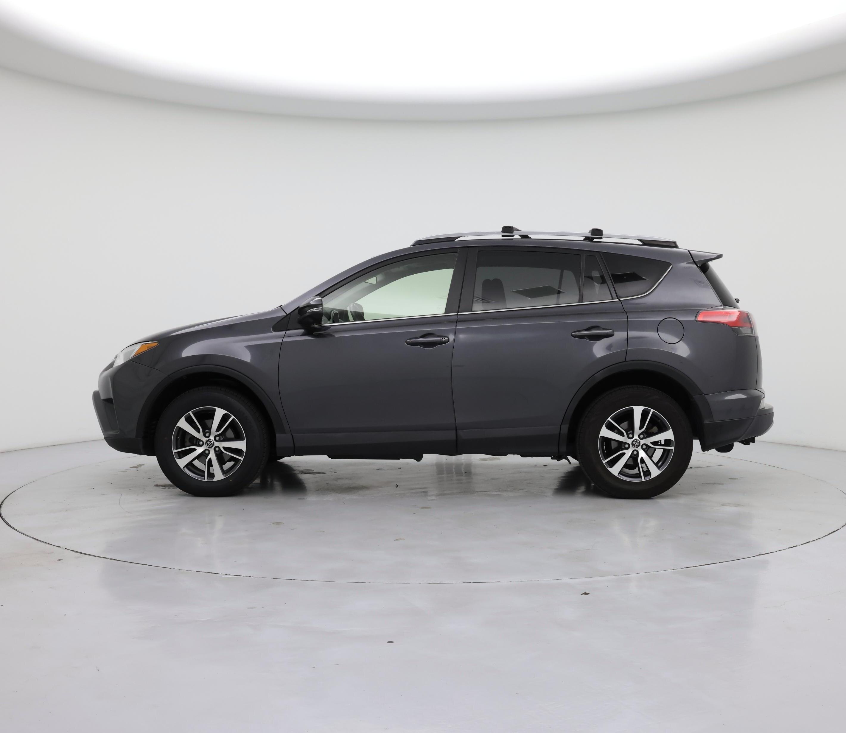 Thumbnail: 2017 Toyota RAV4 - 3