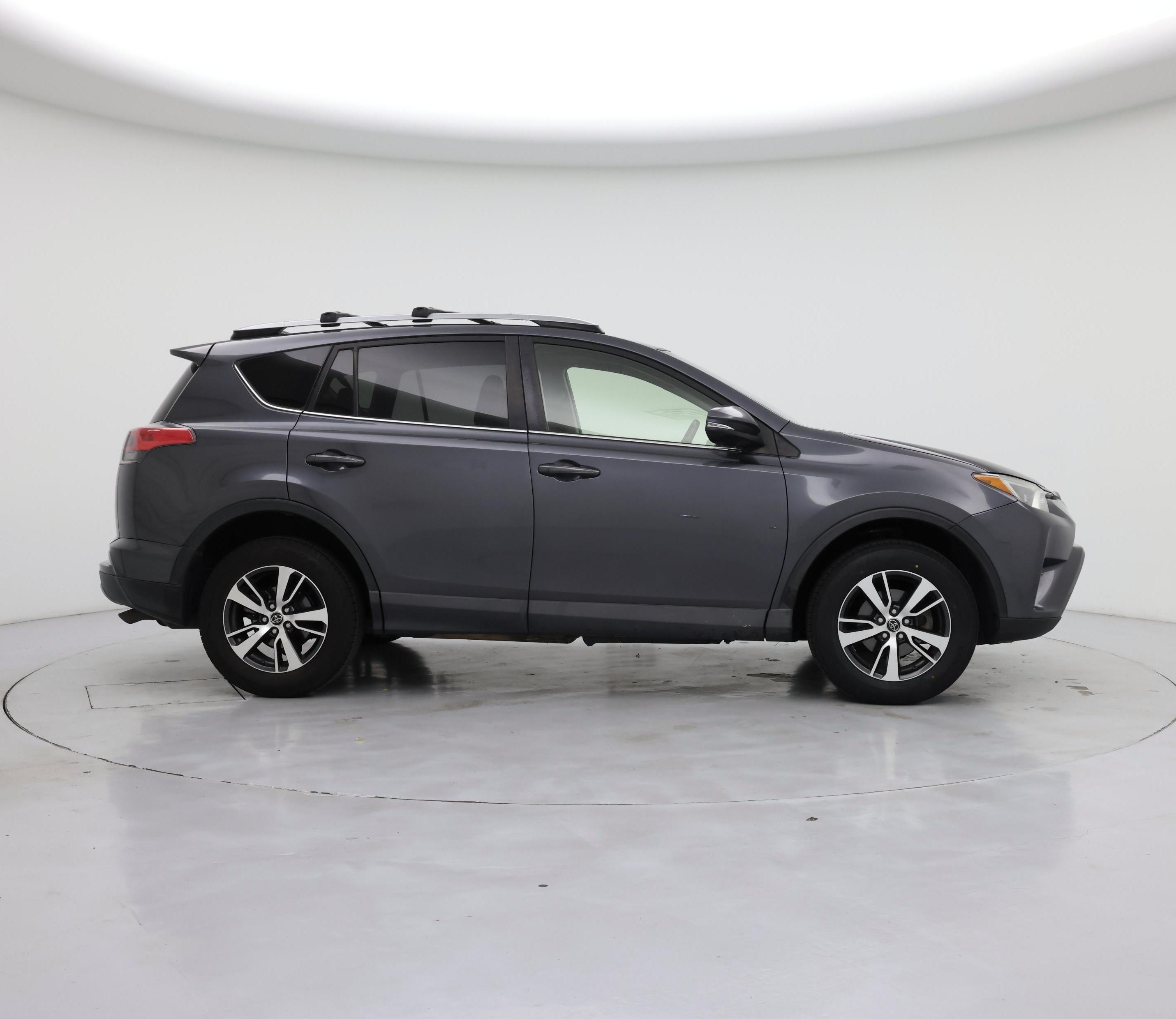 Thumbnail: 2017 Toyota RAV4 - 7