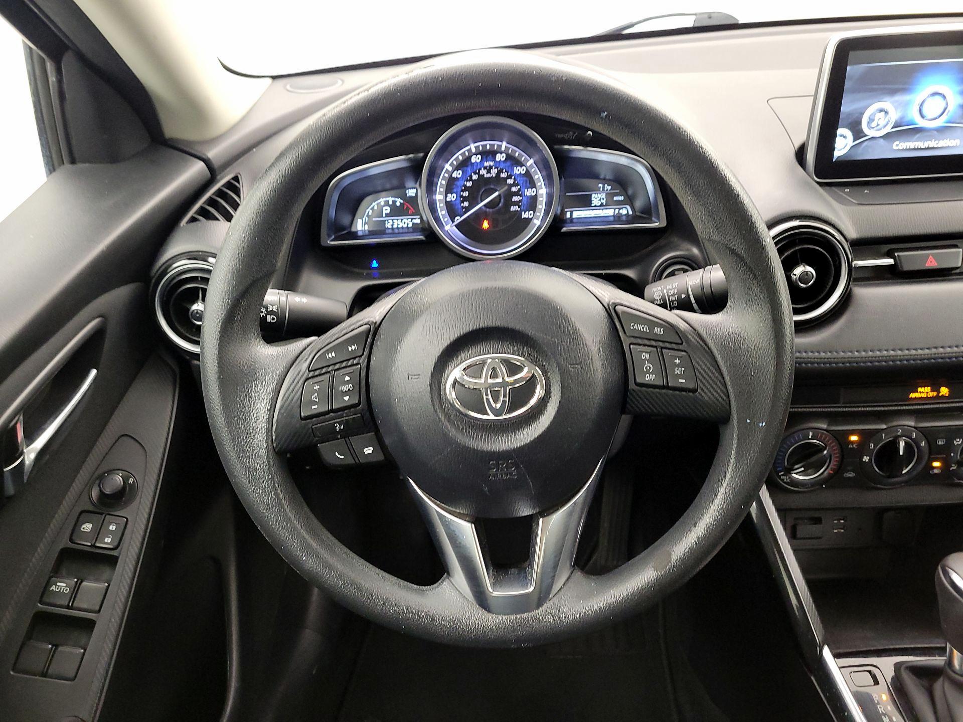 Thumbnail: 2018 Toyota Yaris iA - 10
