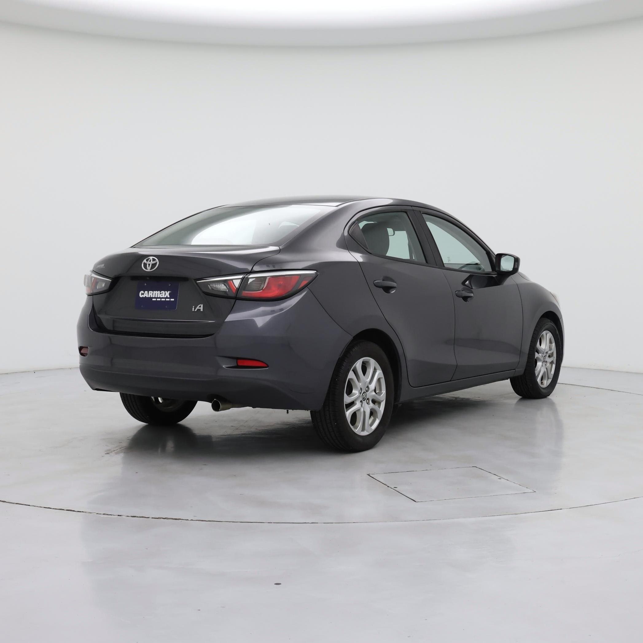 Thumbnail: 2018 Toyota Yaris iA - 8