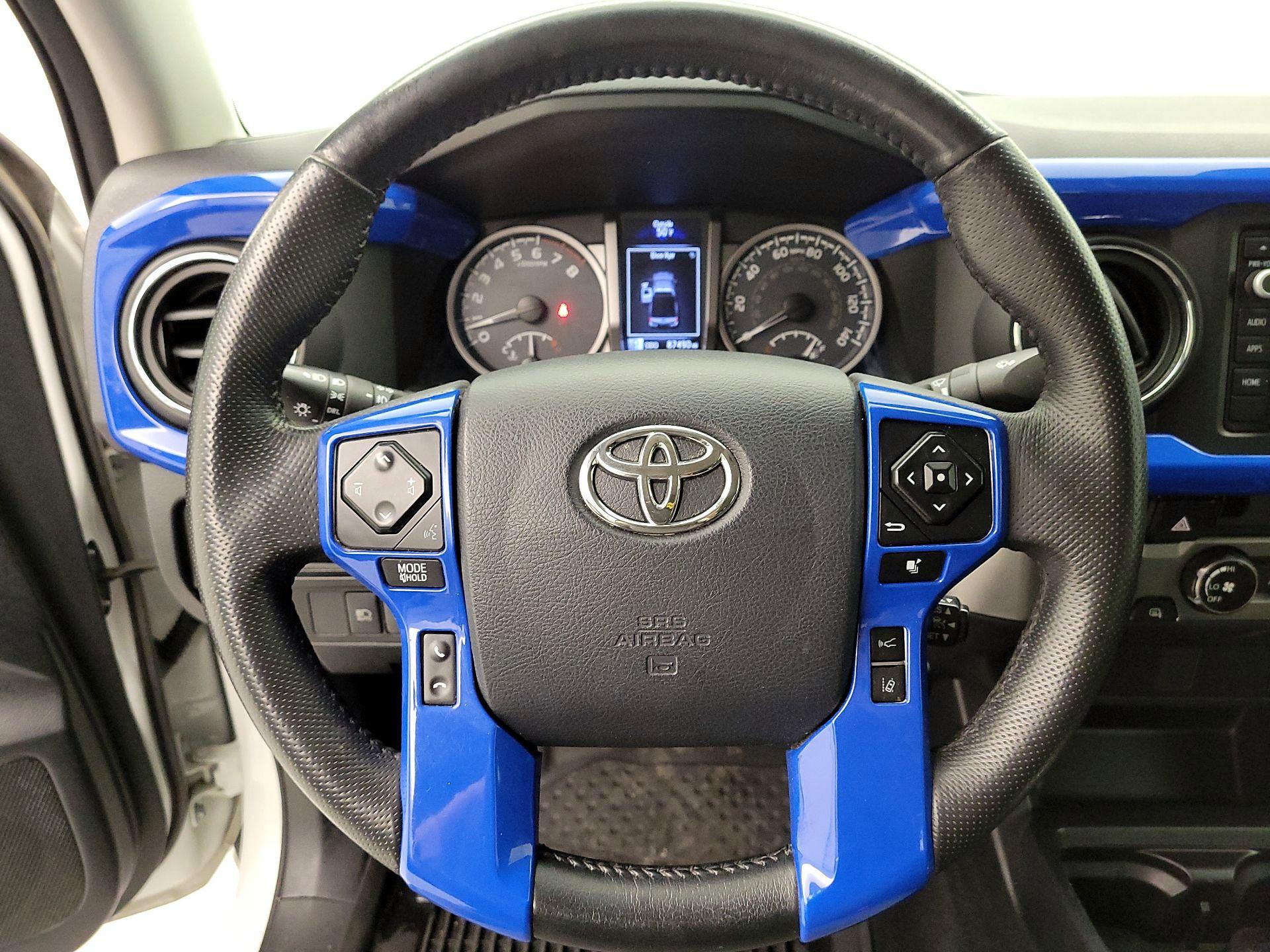 Thumbnail: 2018 Toyota Tacoma - 10