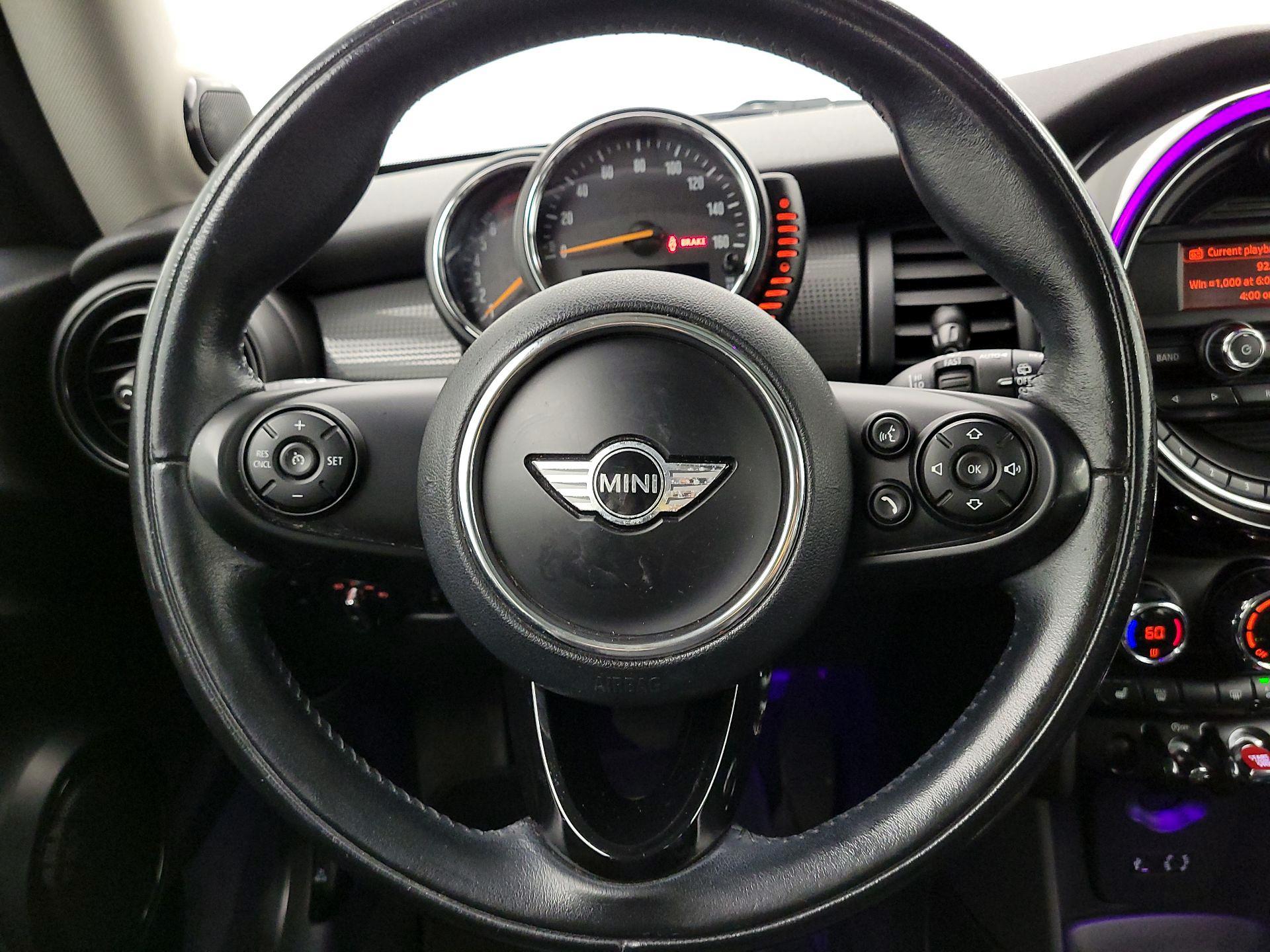 Thumbnail: 2016 MINI Cooper Hardtop - 10