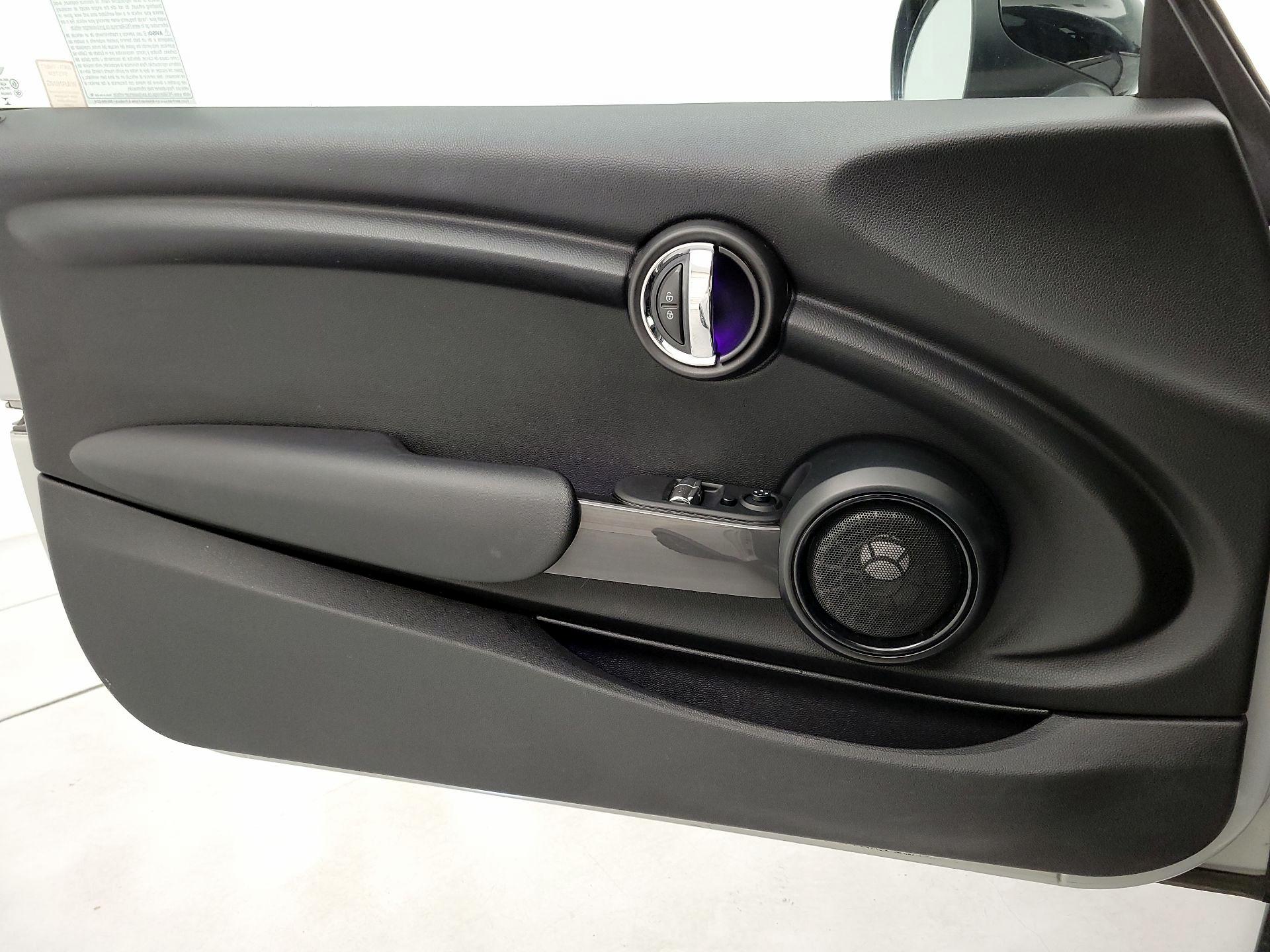 Thumbnail: 2016 MINI Cooper Hardtop - 12