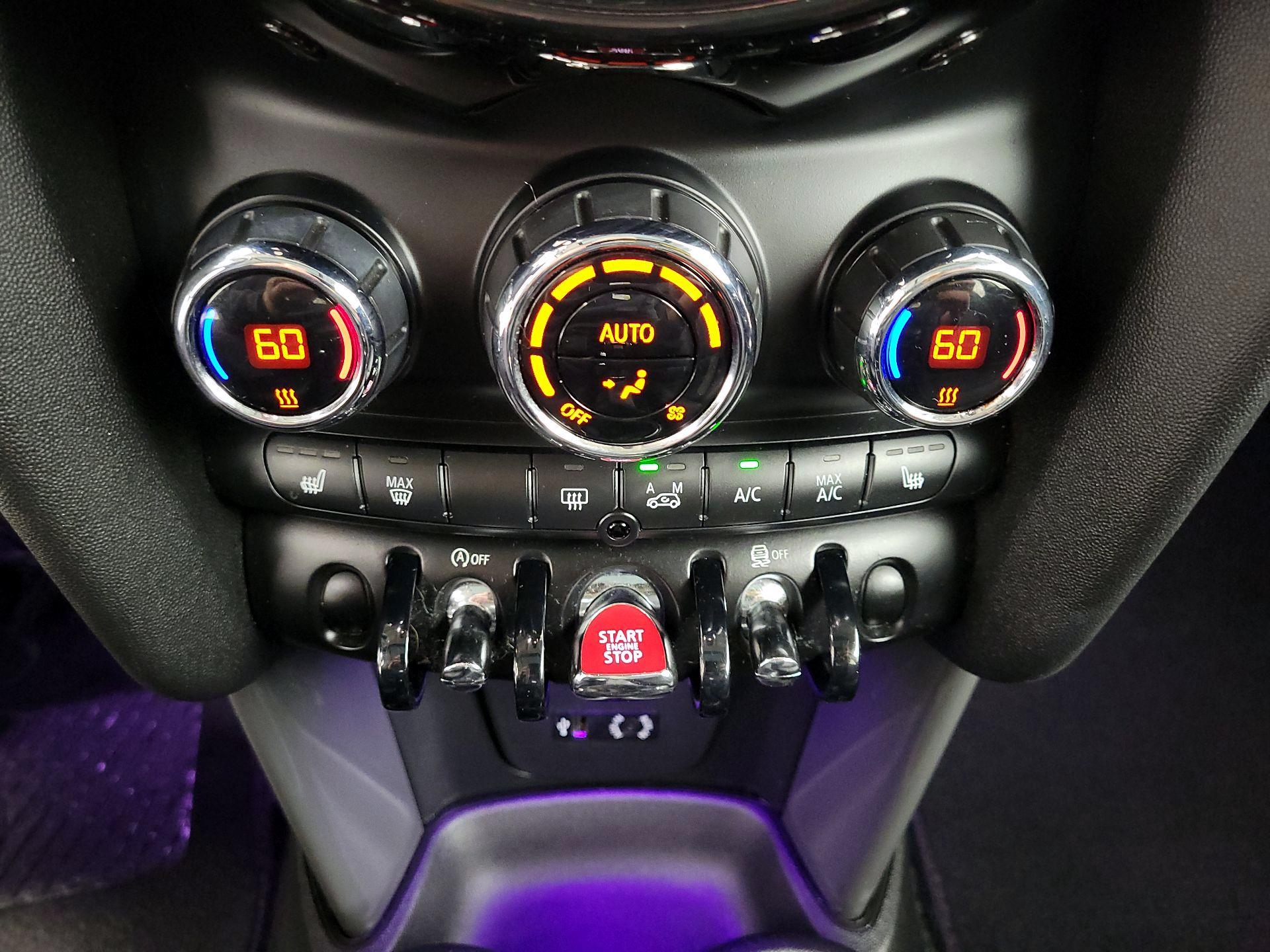 Thumbnail: 2016 MINI Cooper Hardtop - 15