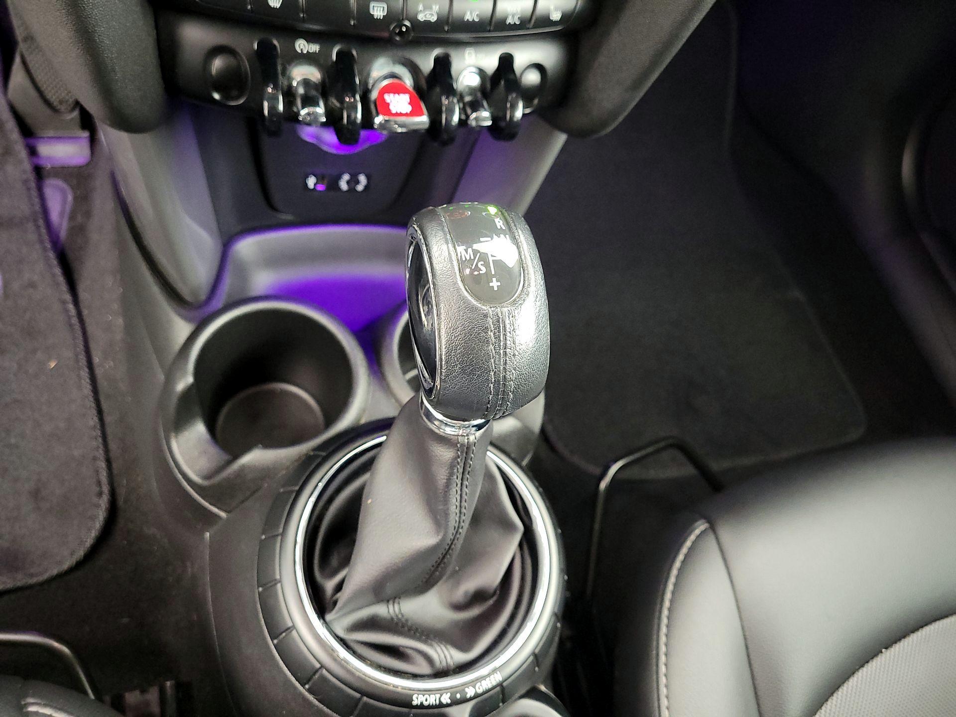 Thumbnail: 2016 MINI Cooper Hardtop - 16
