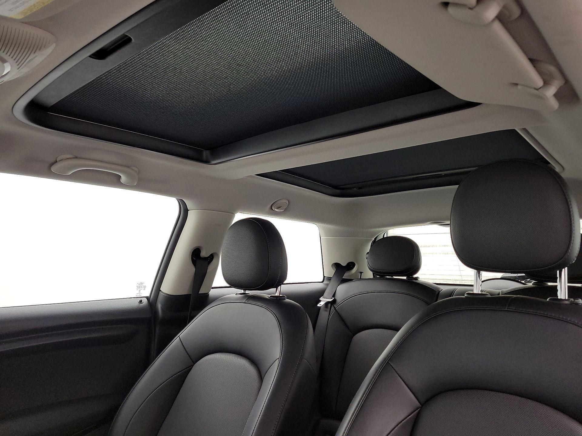Thumbnail: 2016 MINI Cooper Hardtop - 18