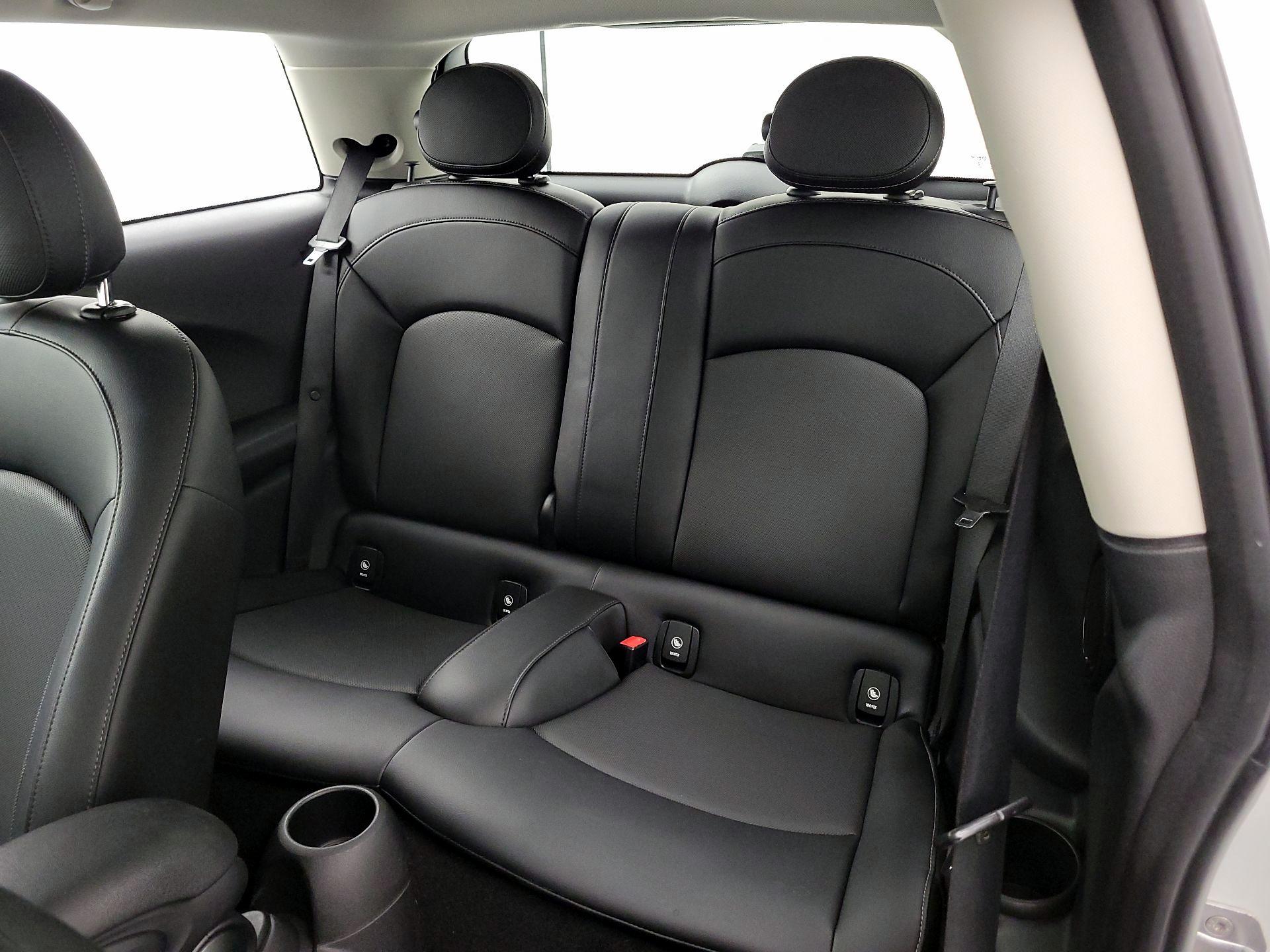 Thumbnail: 2016 MINI Cooper Hardtop - 19