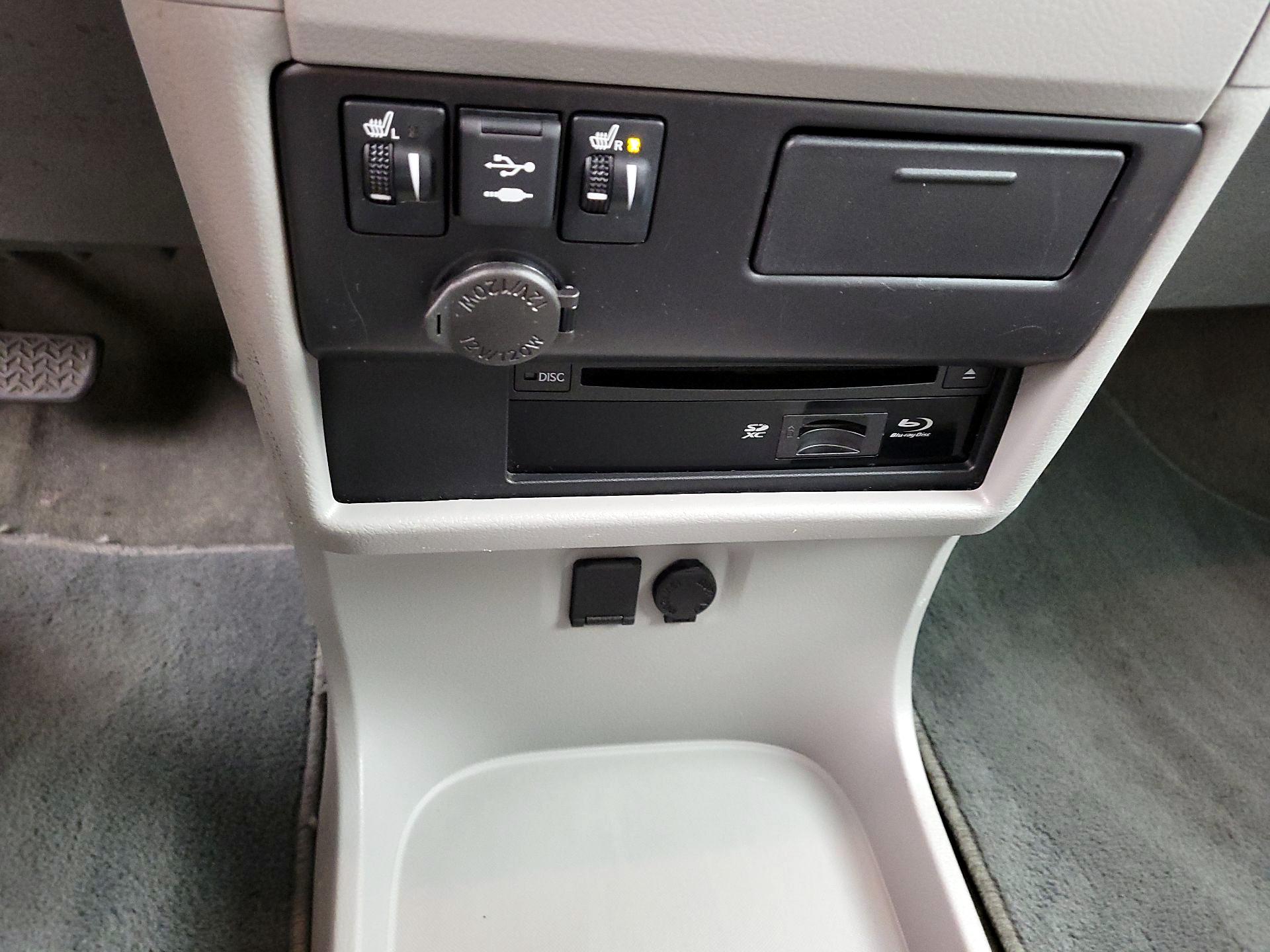 Thumbnail: 2018 Toyota Sienna - 19