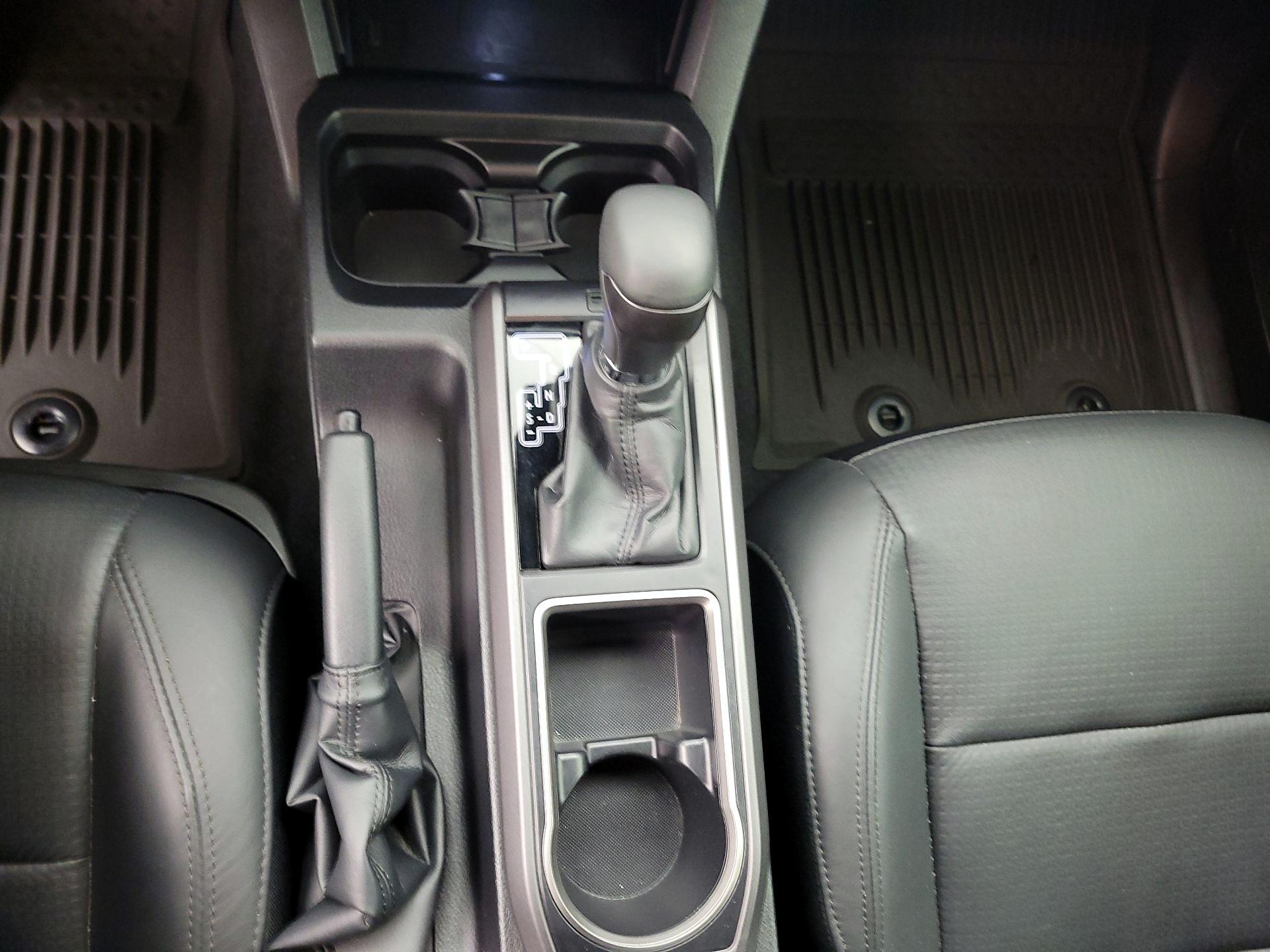 Thumbnail: 2022 Toyota Tacoma - 18