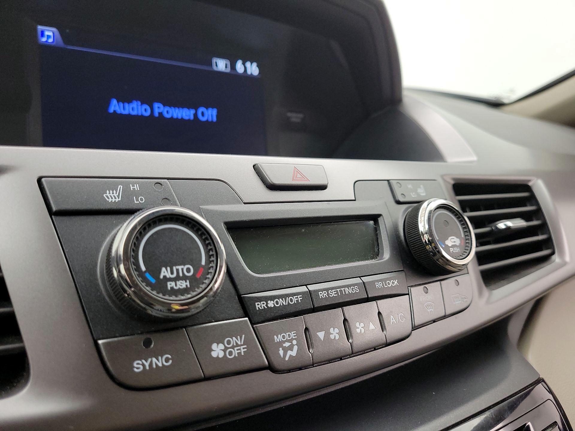 Thumbnail: 2015 Honda Odyssey - 16