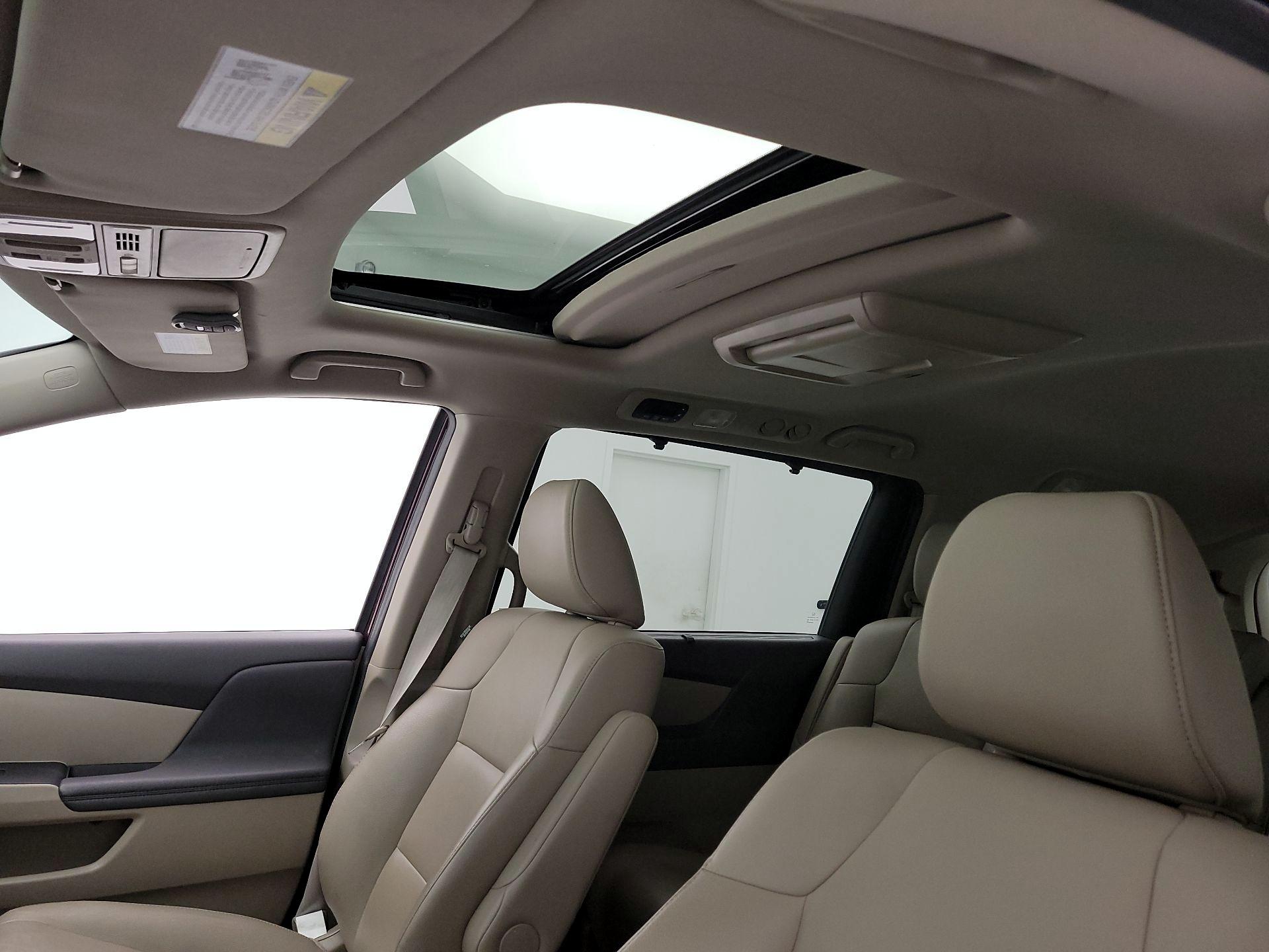 Thumbnail: 2015 Honda Odyssey - 19