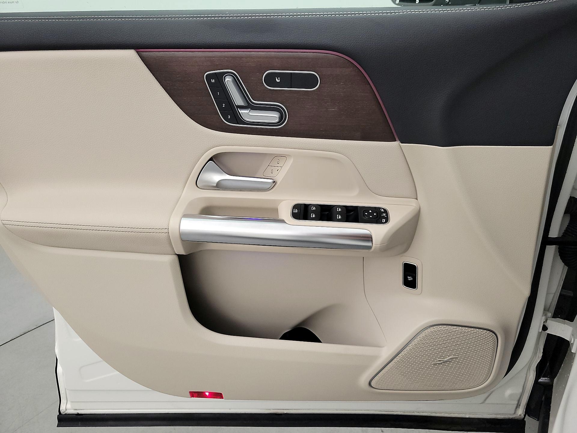 Thumbnail: 2022 Mercedes-Benz GLA - 12