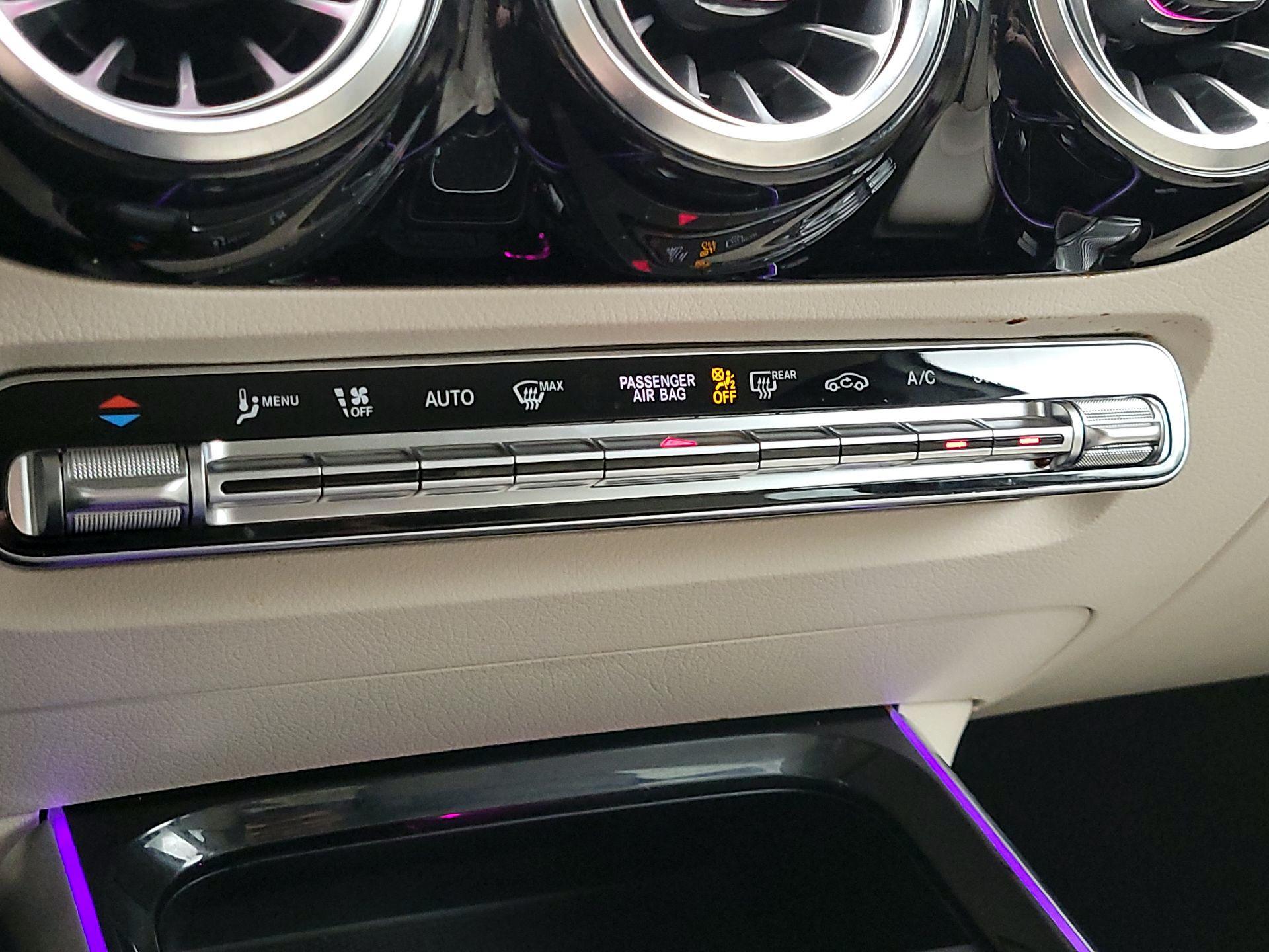 Thumbnail: 2022 Mercedes-Benz GLA - 17