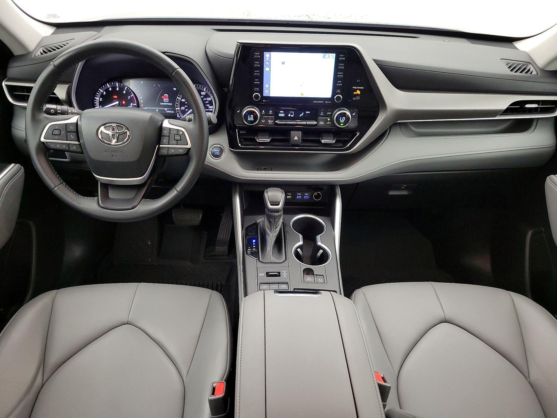 Thumbnail: 2022 Toyota Highlander - 9