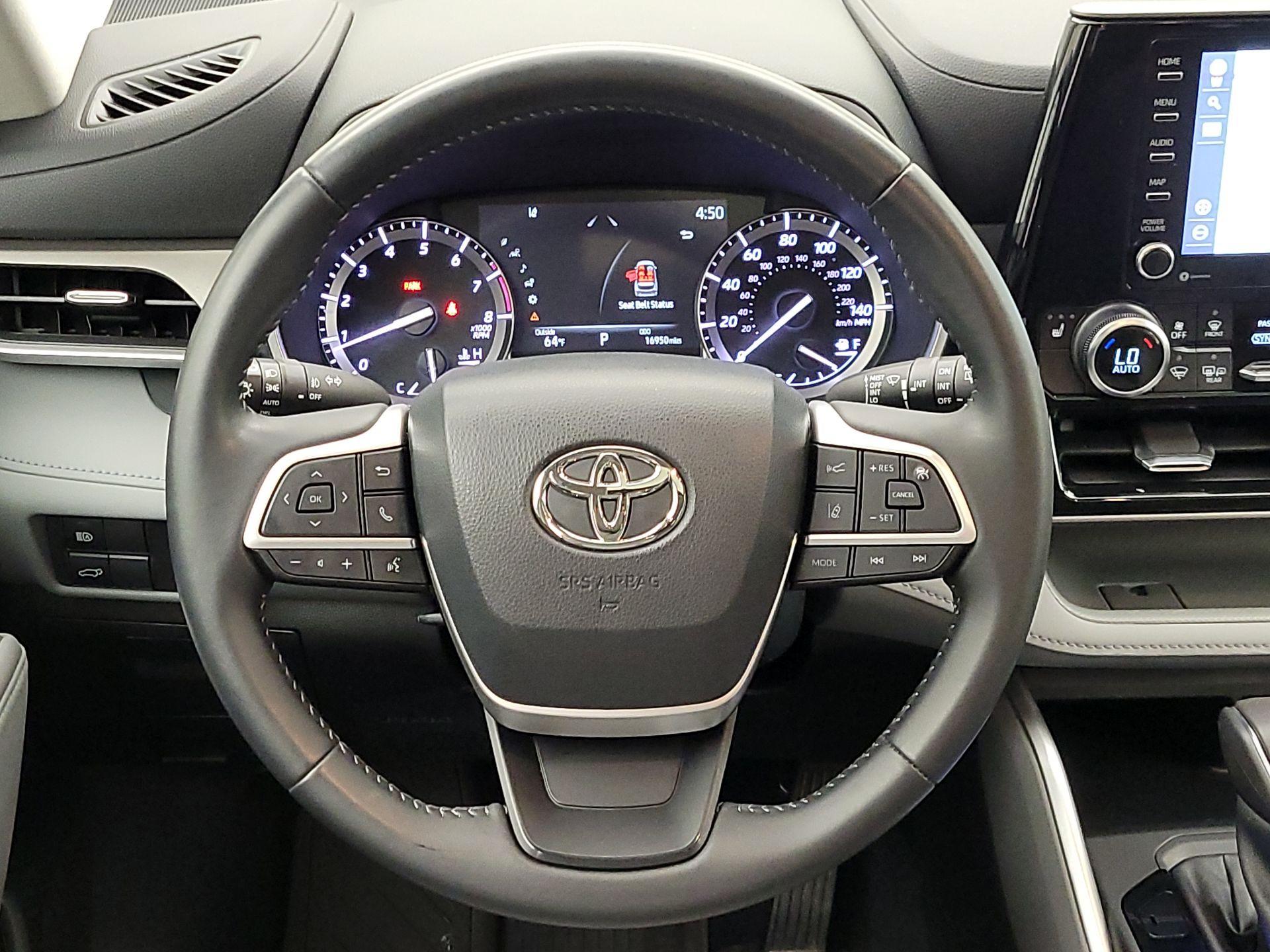 Thumbnail: 2022 Toyota Highlander - 10