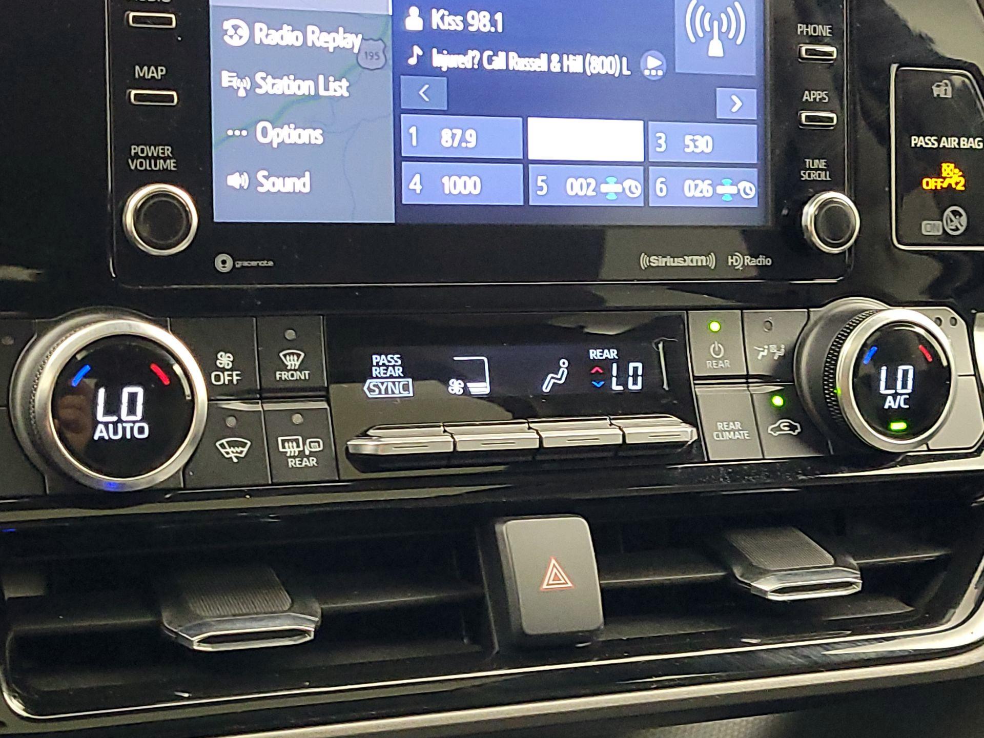 Thumbnail: 2022 Toyota Highlander - 17