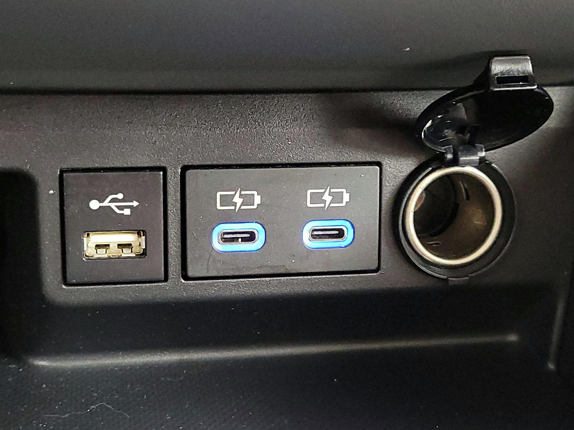 Thumbnail: 2022 Toyota Highlander - 19