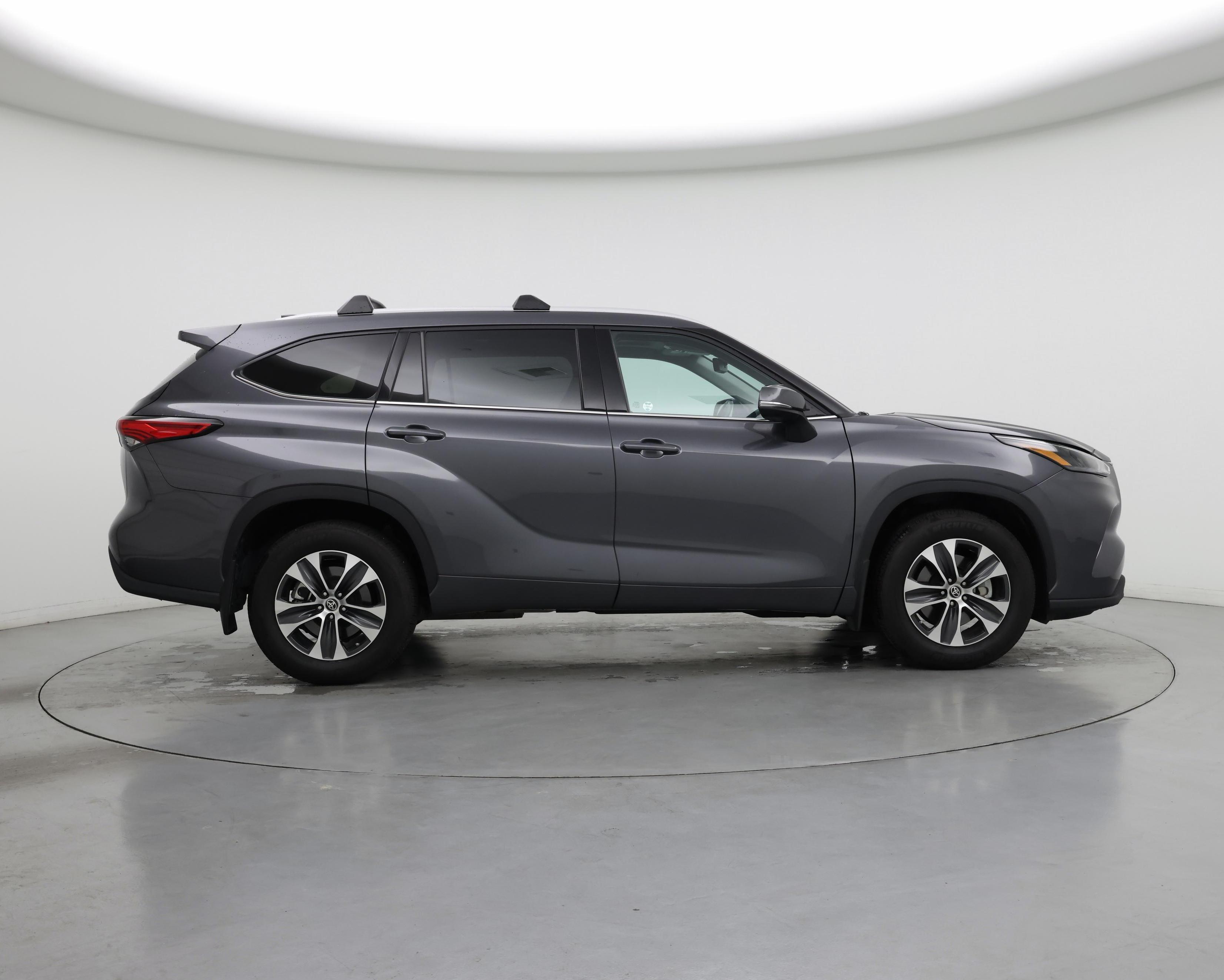 Thumbnail: 2022 Toyota Highlander - 7