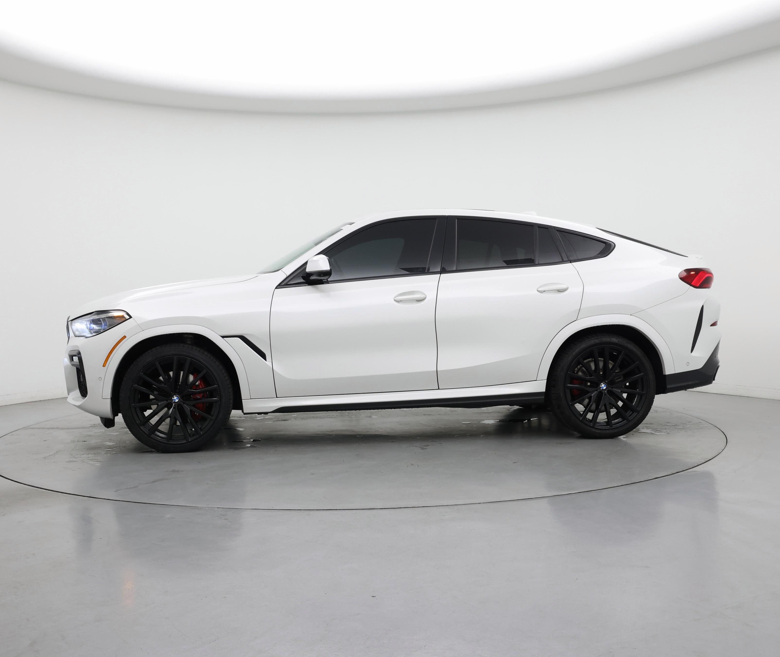 Thumbnail: 2021 BMW X6 - 3
