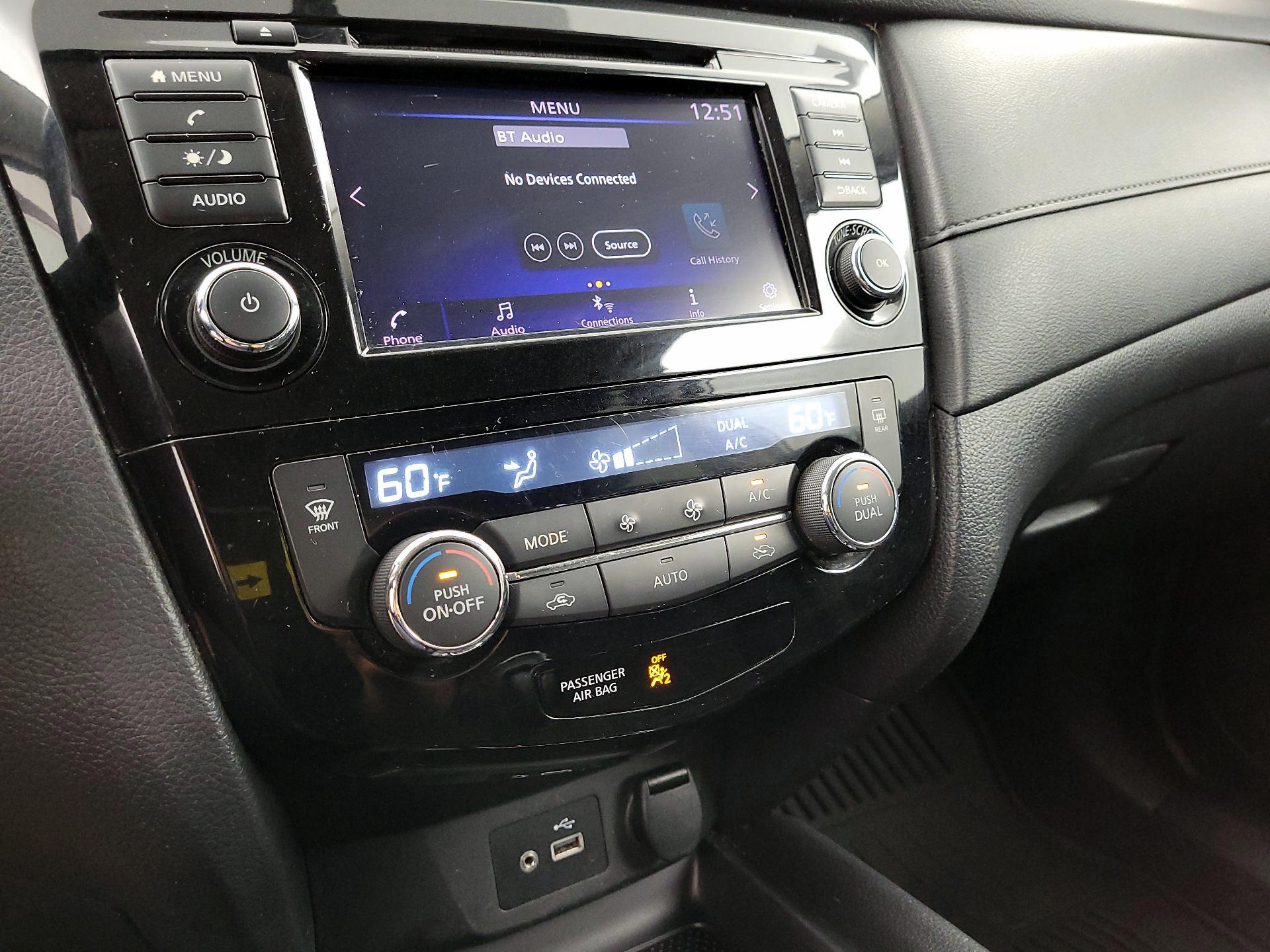 Thumbnail: 2018 Nissan Rogue - 16