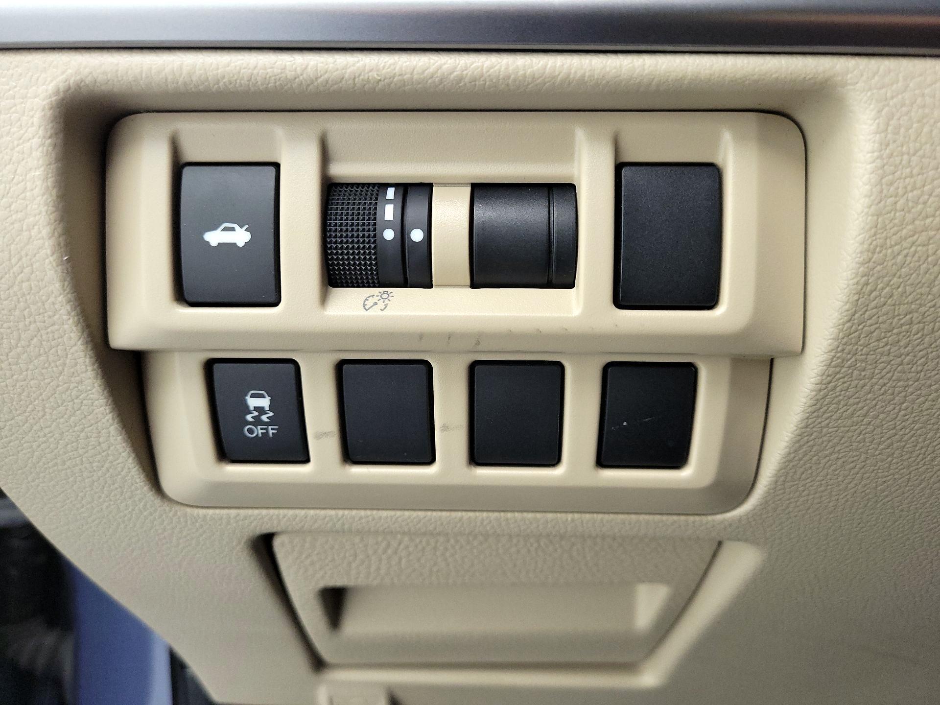 Thumbnail: 2015 Subaru Legacy - 13