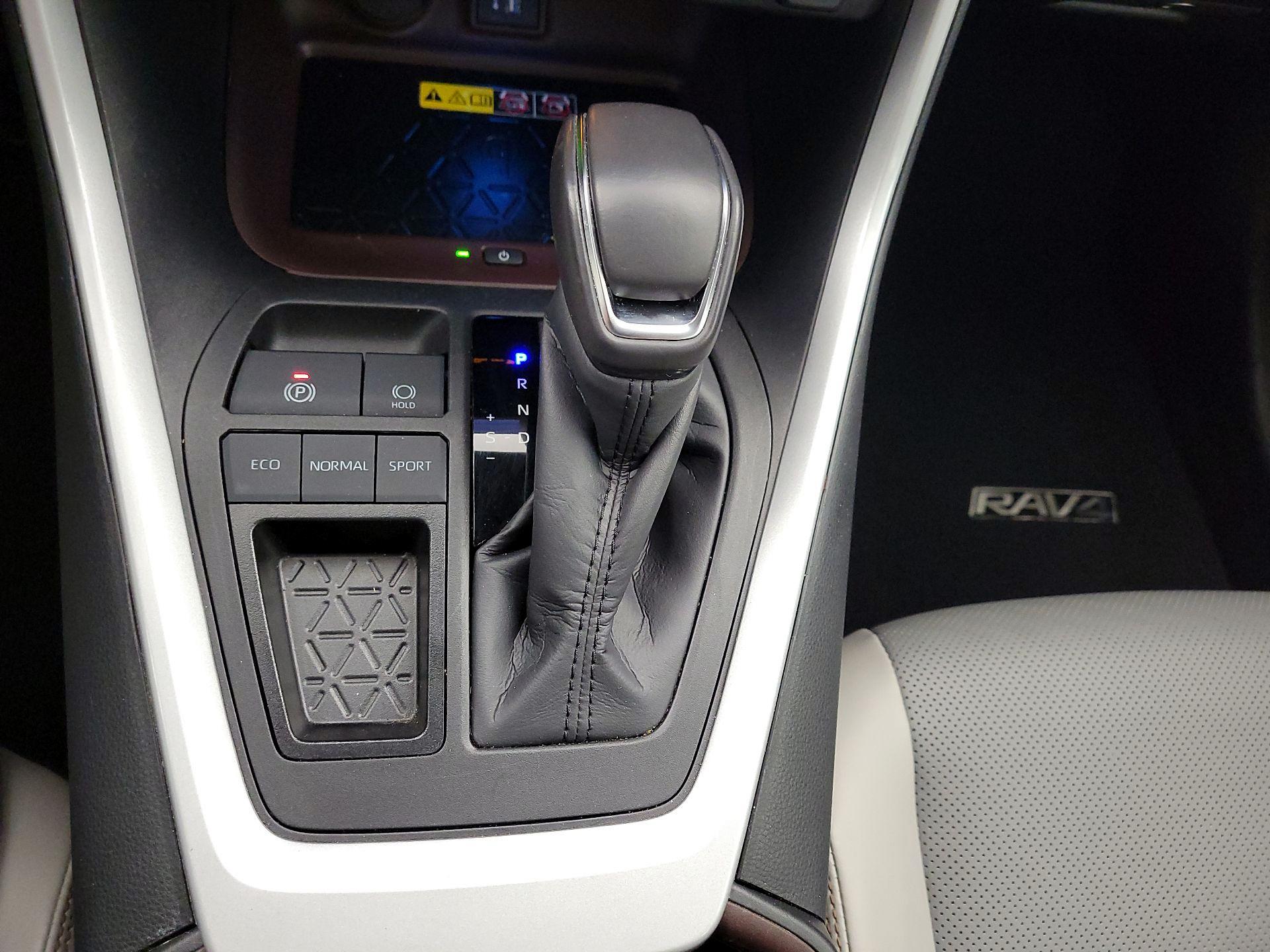 Thumbnail: 2024 Toyota RAV4 - 17