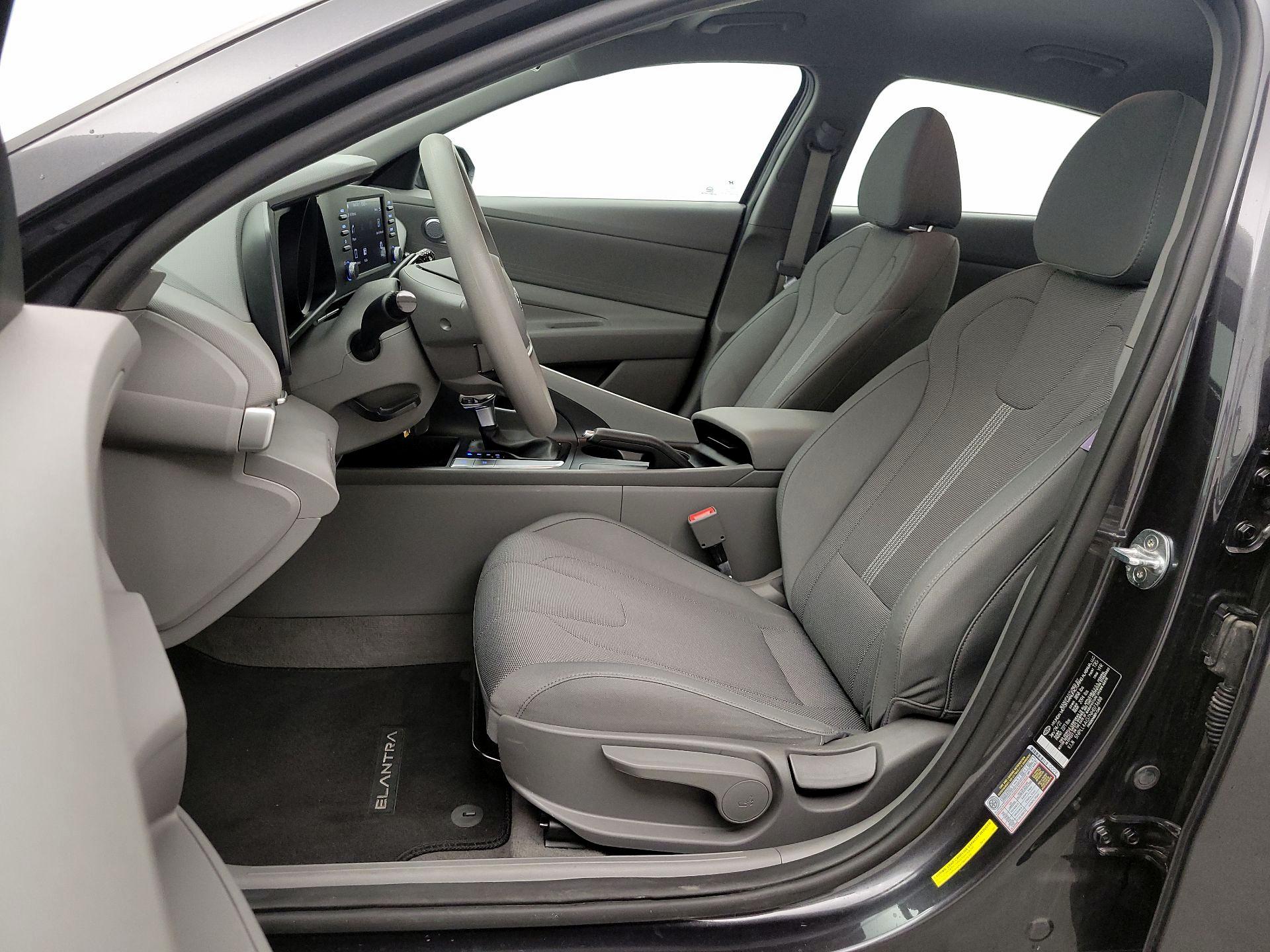 Thumbnail: 2022 Hyundai Elantra - 11