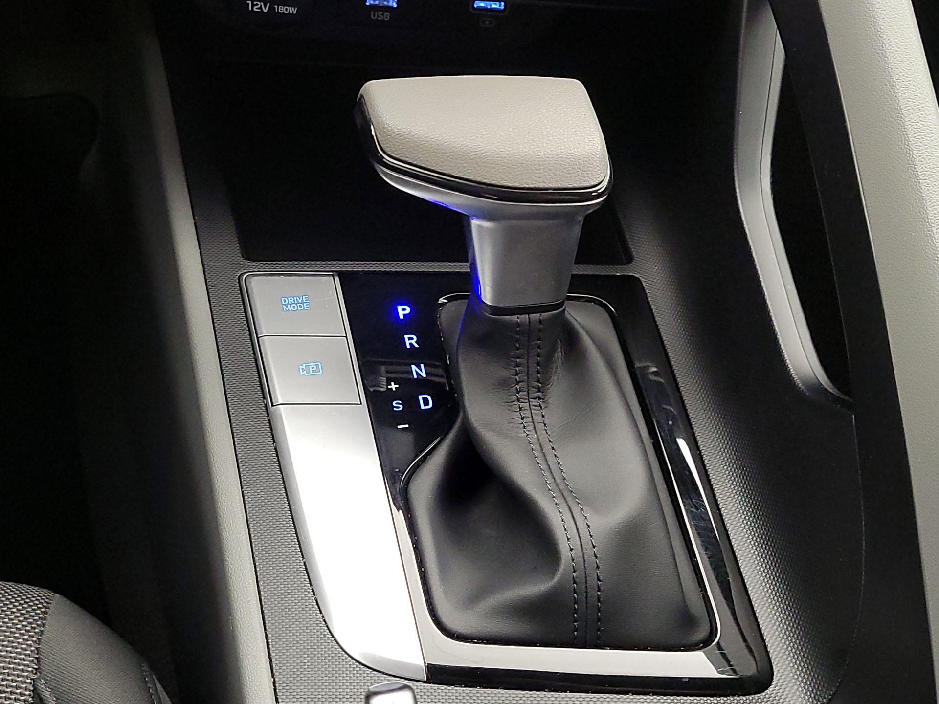 Thumbnail: 2022 Hyundai Elantra - 17