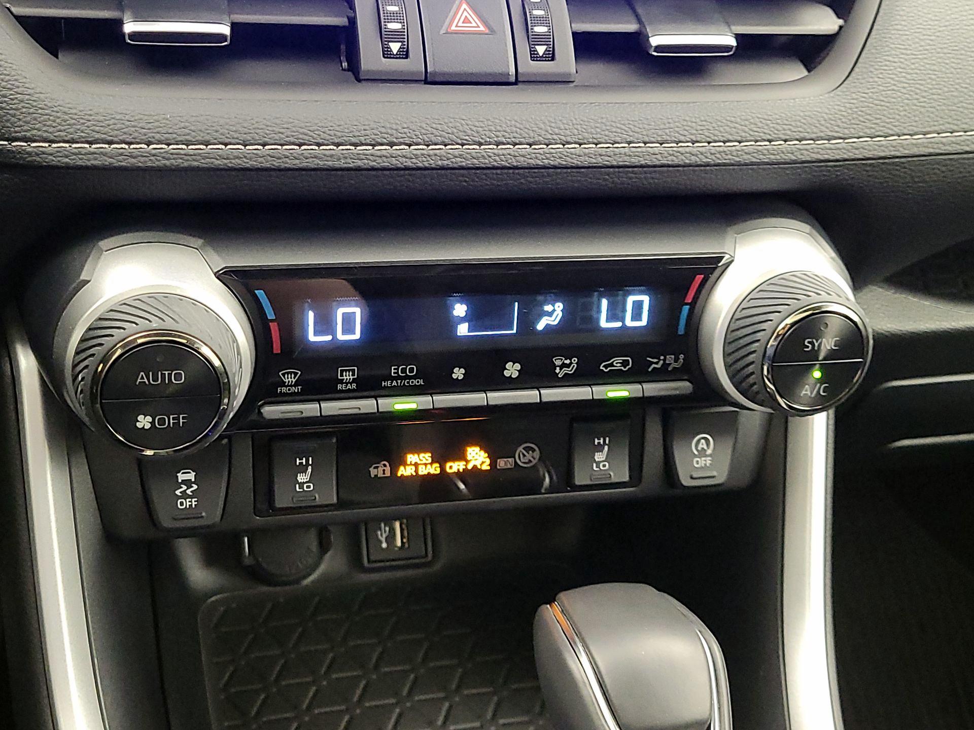 Thumbnail: 2025 Toyota RAV4 - 16