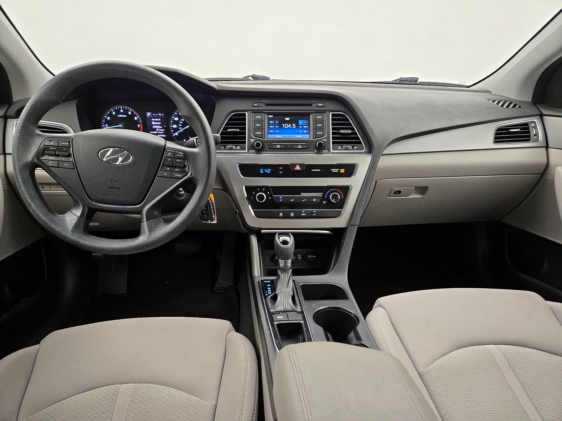 Thumbnail: 2015 Hyundai Sonata - 9