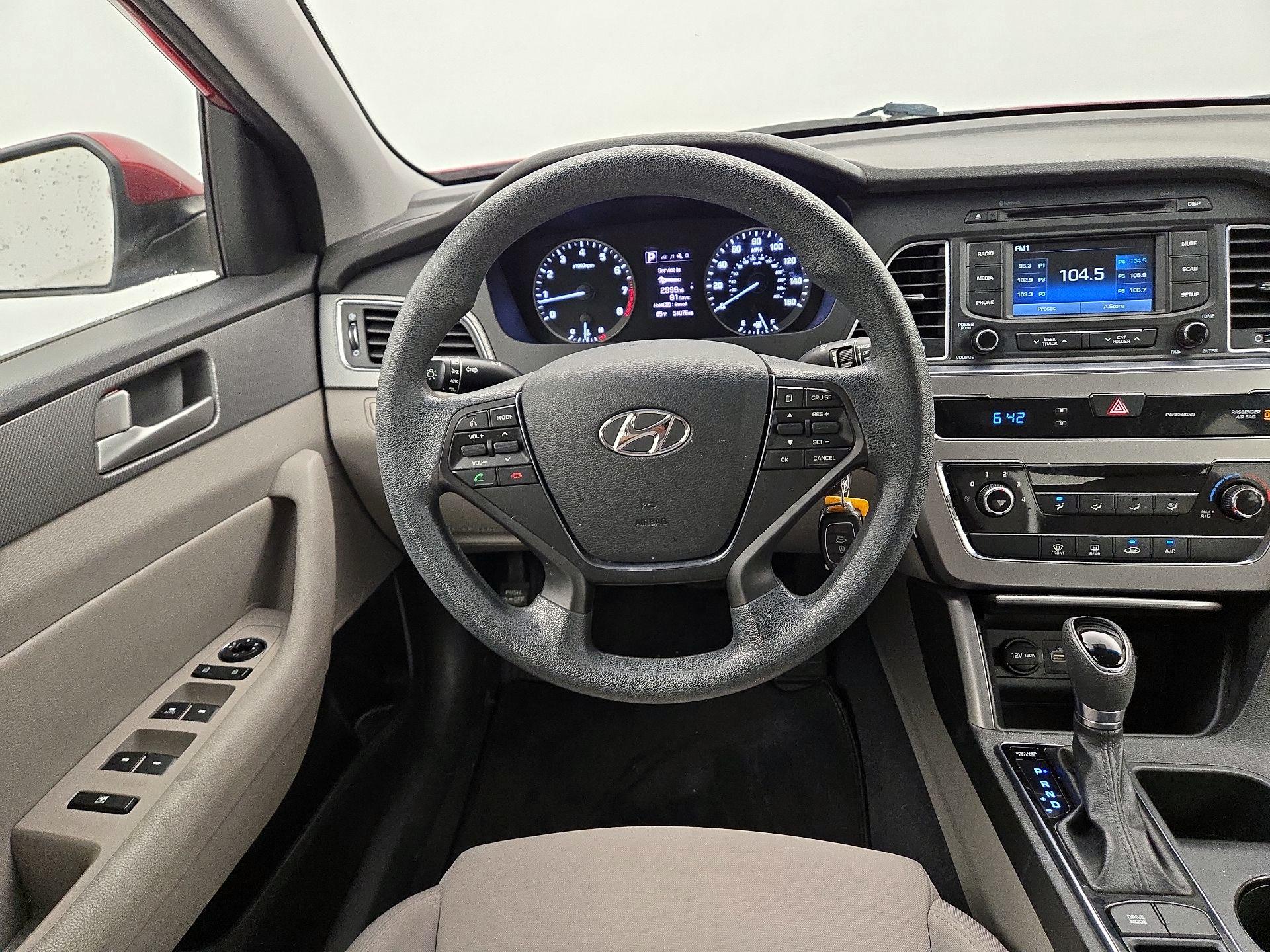 Thumbnail: 2015 Hyundai Sonata - 10