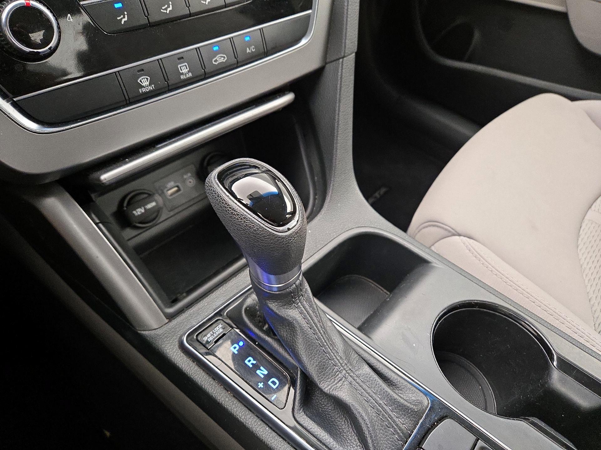 Thumbnail: 2015 Hyundai Sonata - 17