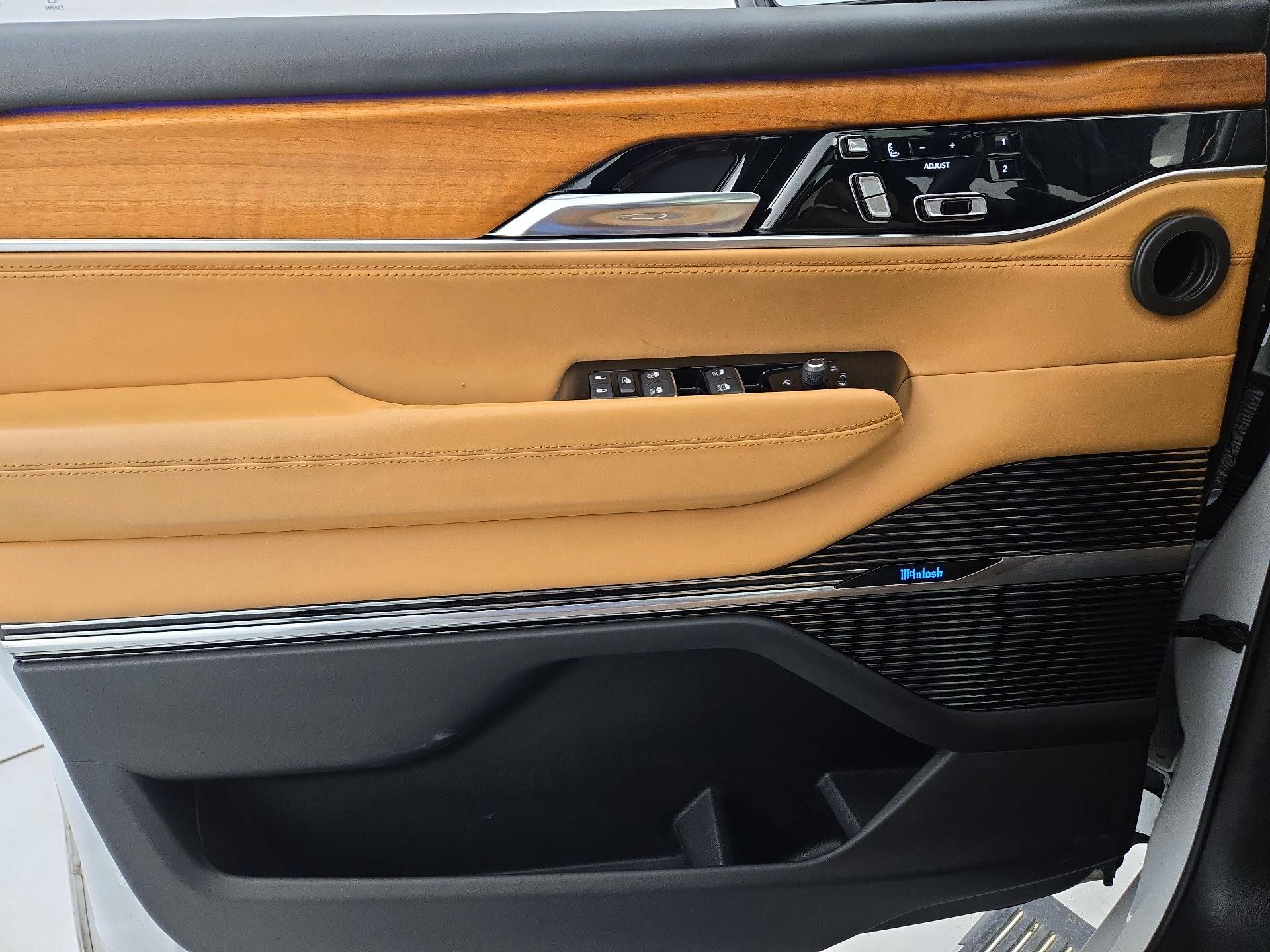 Thumbnail: 2022 Jeep Grand Wagoneer - 12