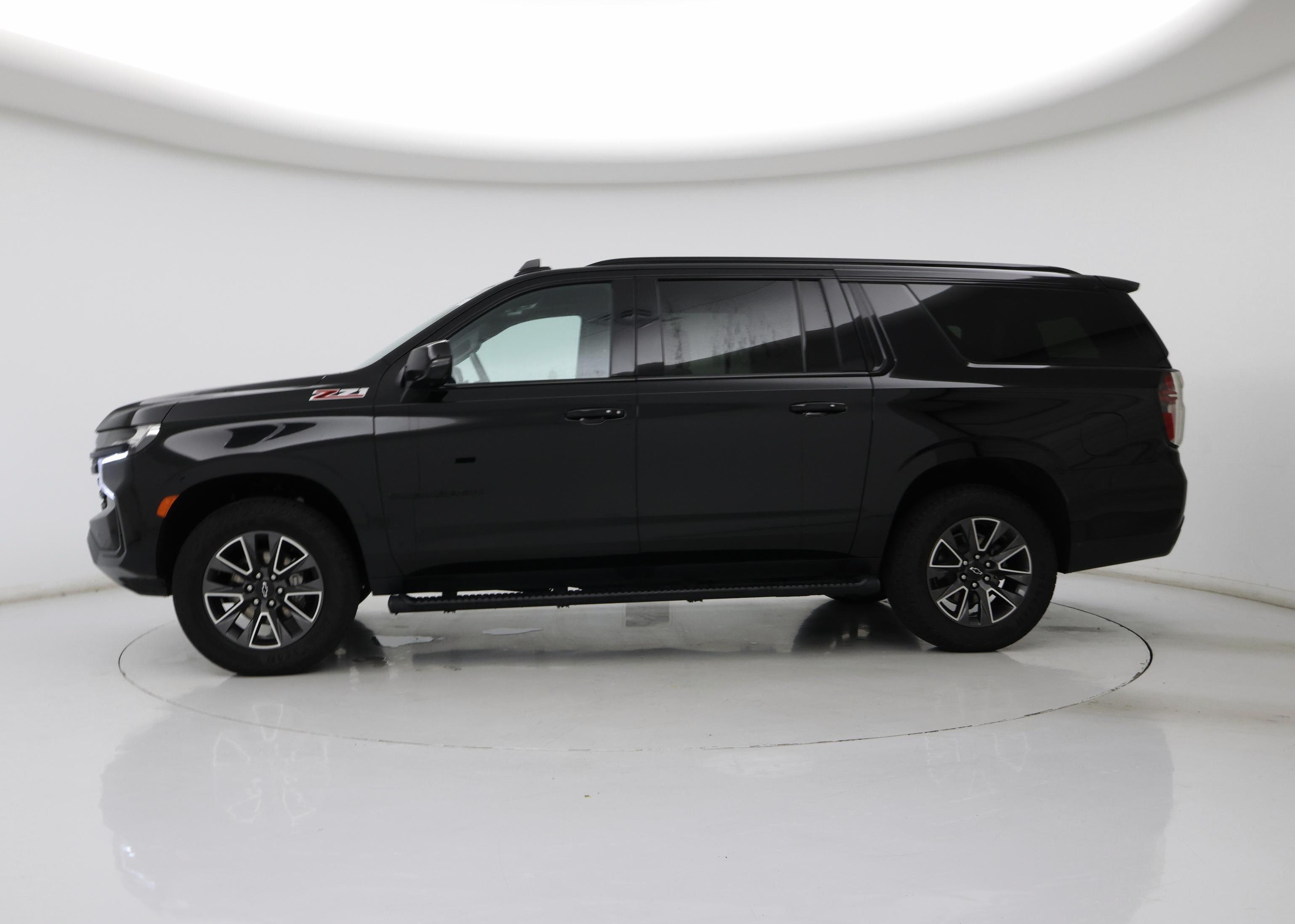 Thumbnail: 2023 Chevrolet Suburban - 3