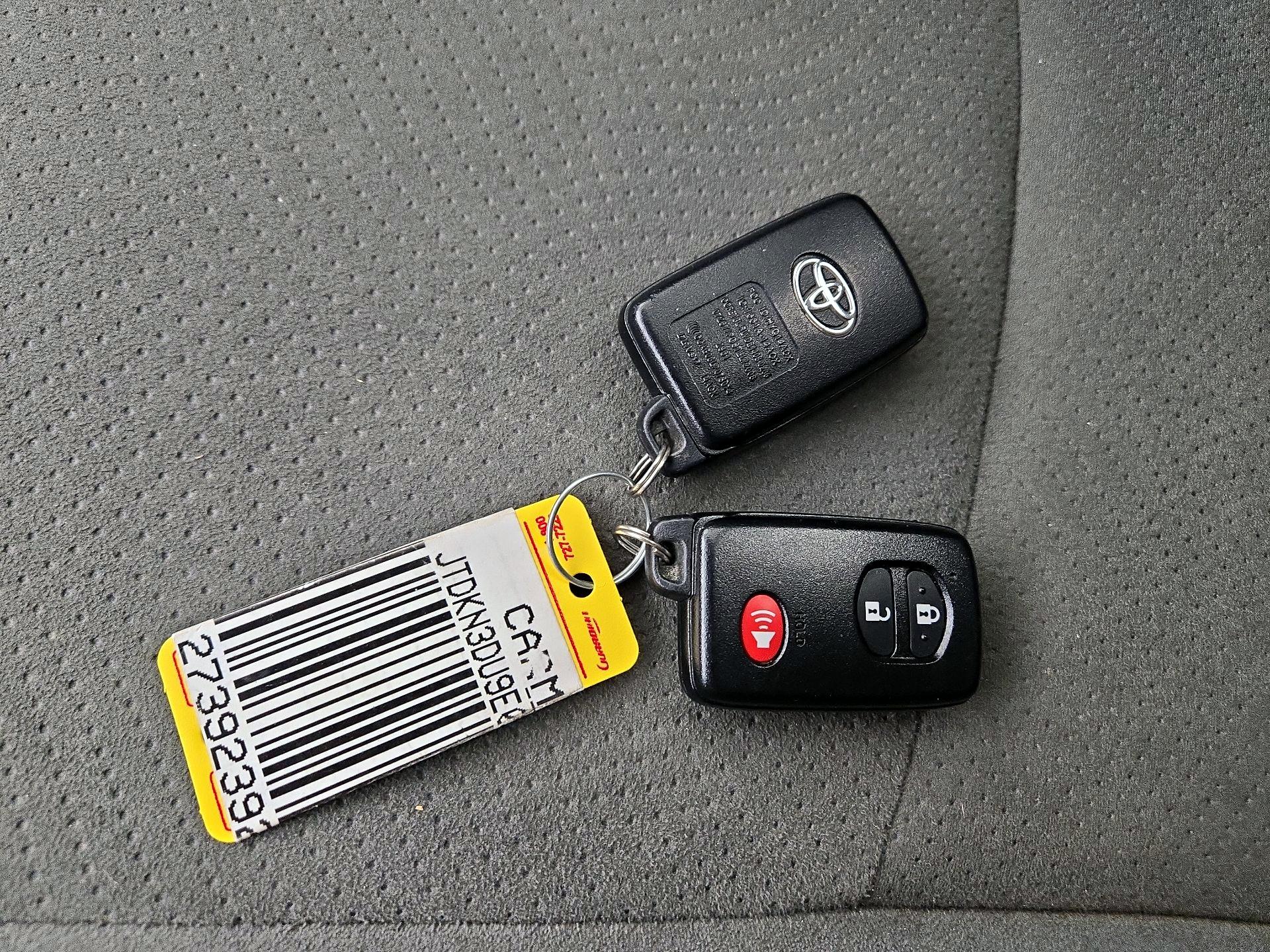 Thumbnail: 2014 Toyota Prius - 19