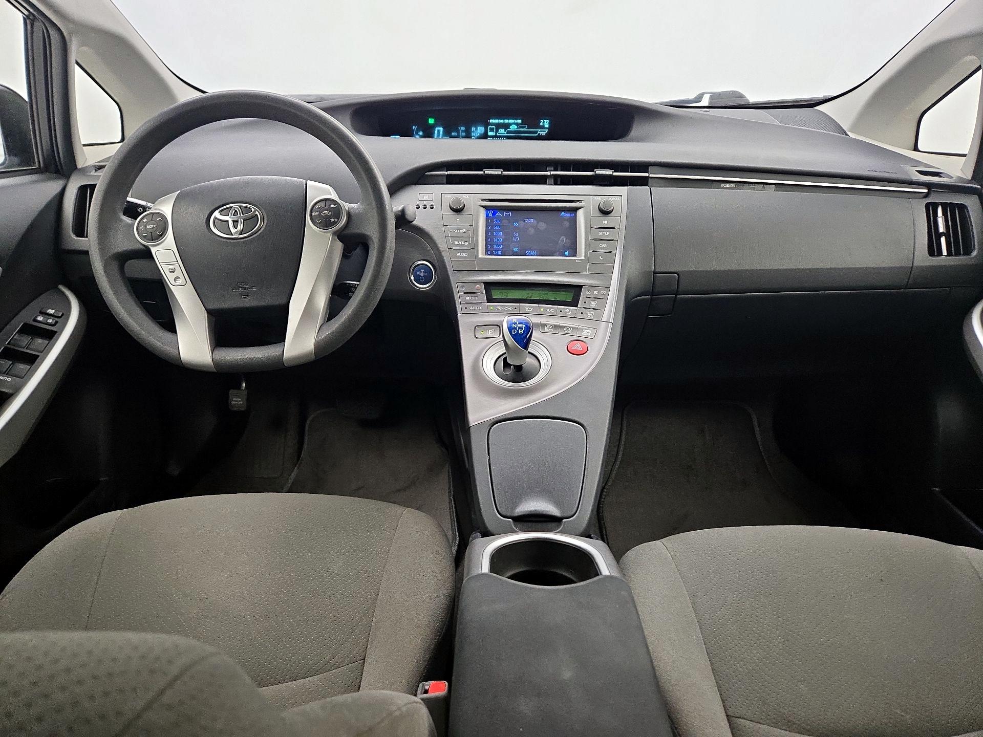 Thumbnail: 2014 Toyota Prius - 8