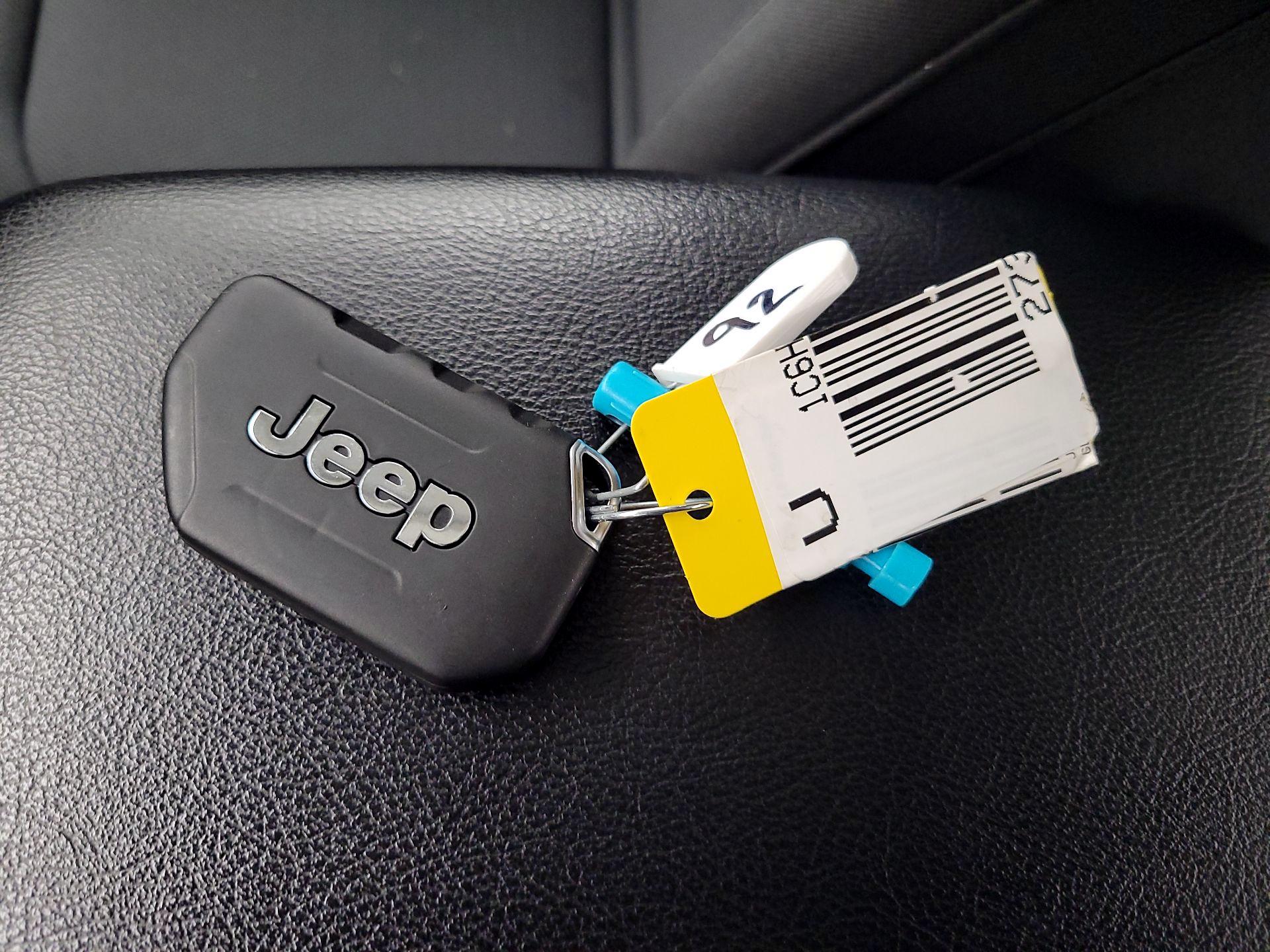 Thumbnail: 2023 Jeep Gladiator - 18