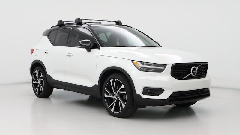 2022 Volvo XC40 T5 R-Design Hero Image