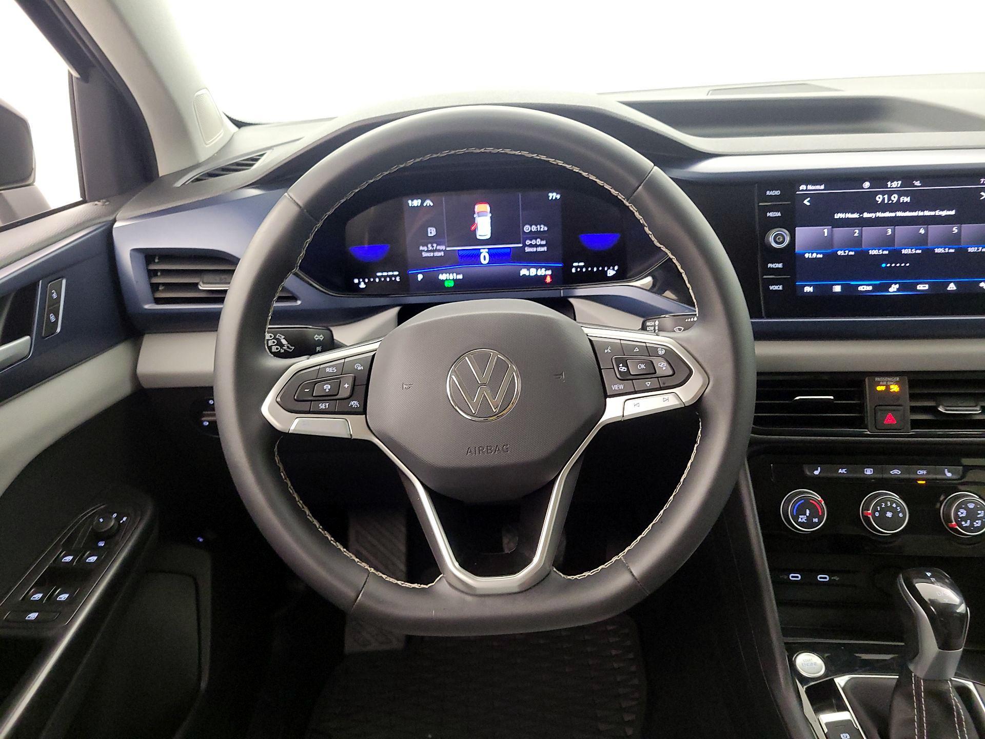 Thumbnail: 2023 Volkswagen Taos - 10