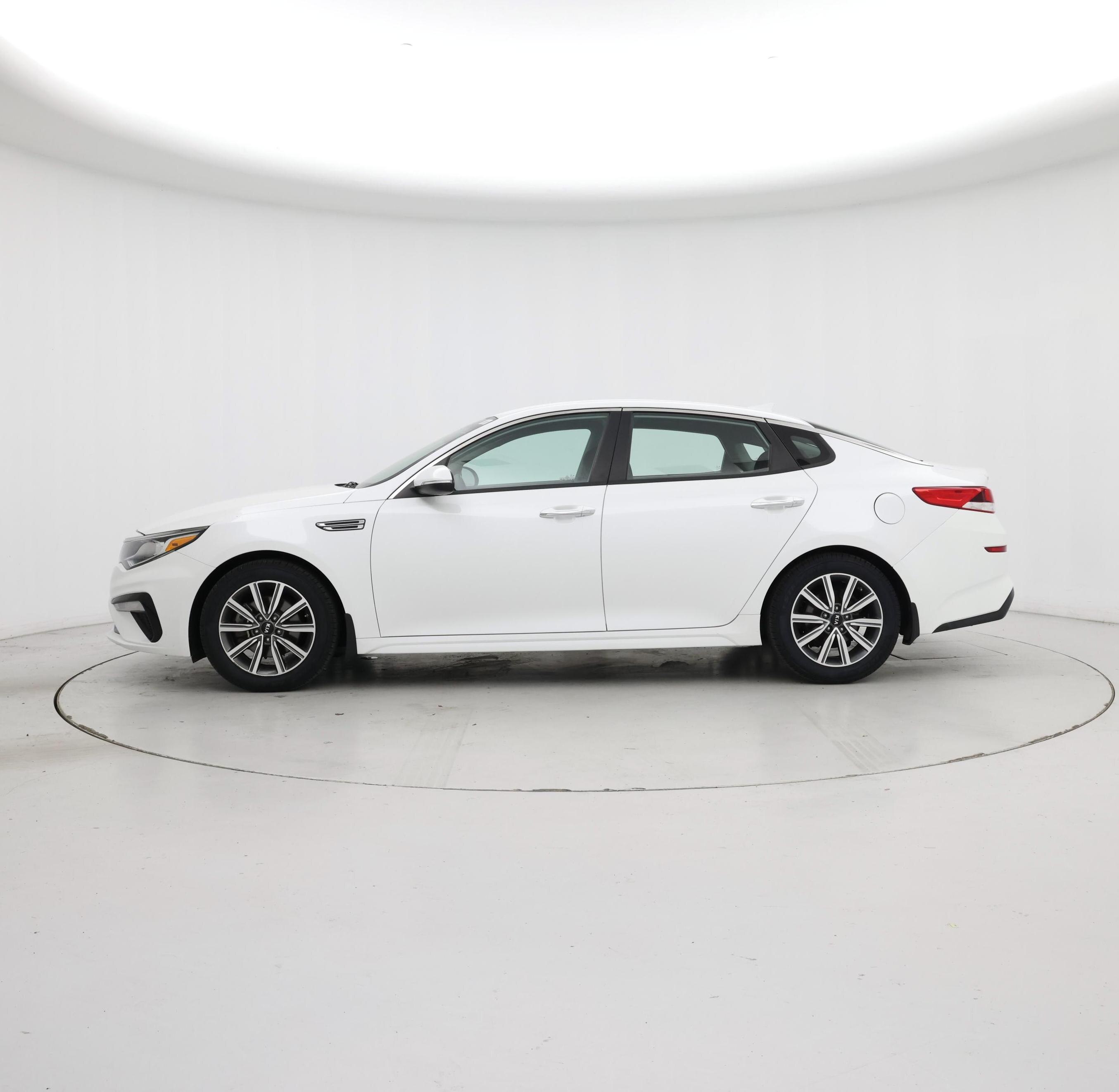 Thumbnail: 2019 Kia Optima - 3