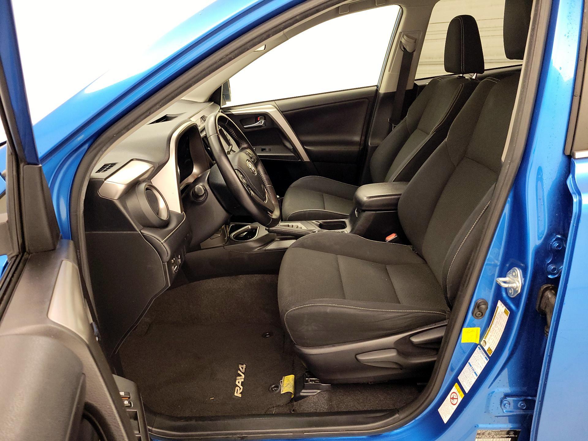 Thumbnail: 2016 Toyota RAV4 - 11