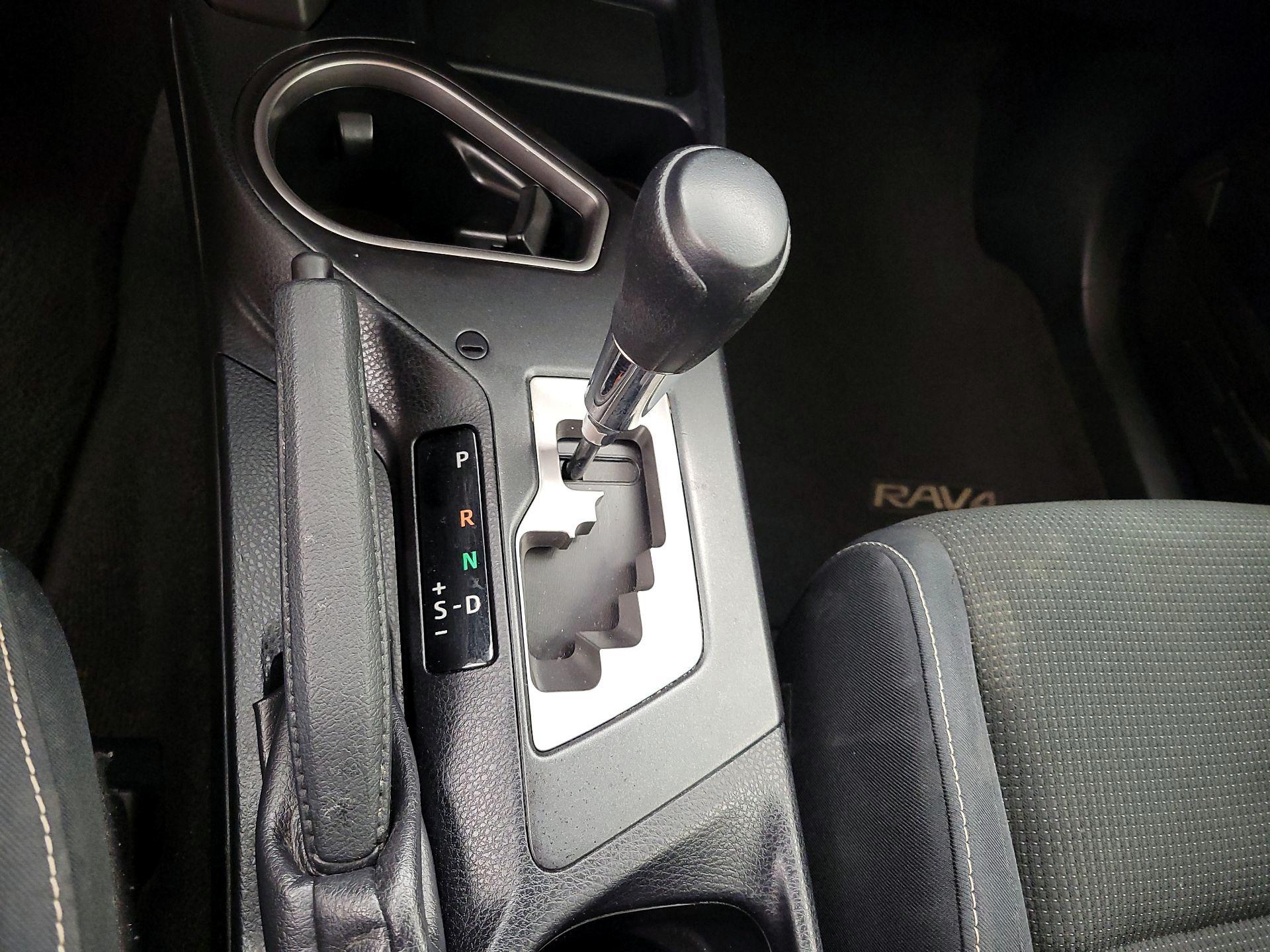 Thumbnail: 2016 Toyota RAV4 - 16