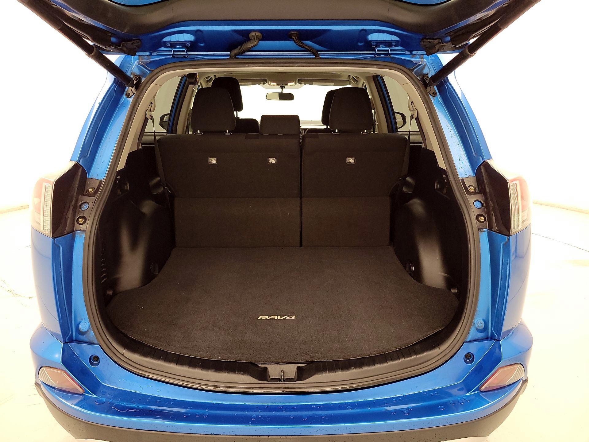 Thumbnail: 2016 Toyota RAV4 - 18