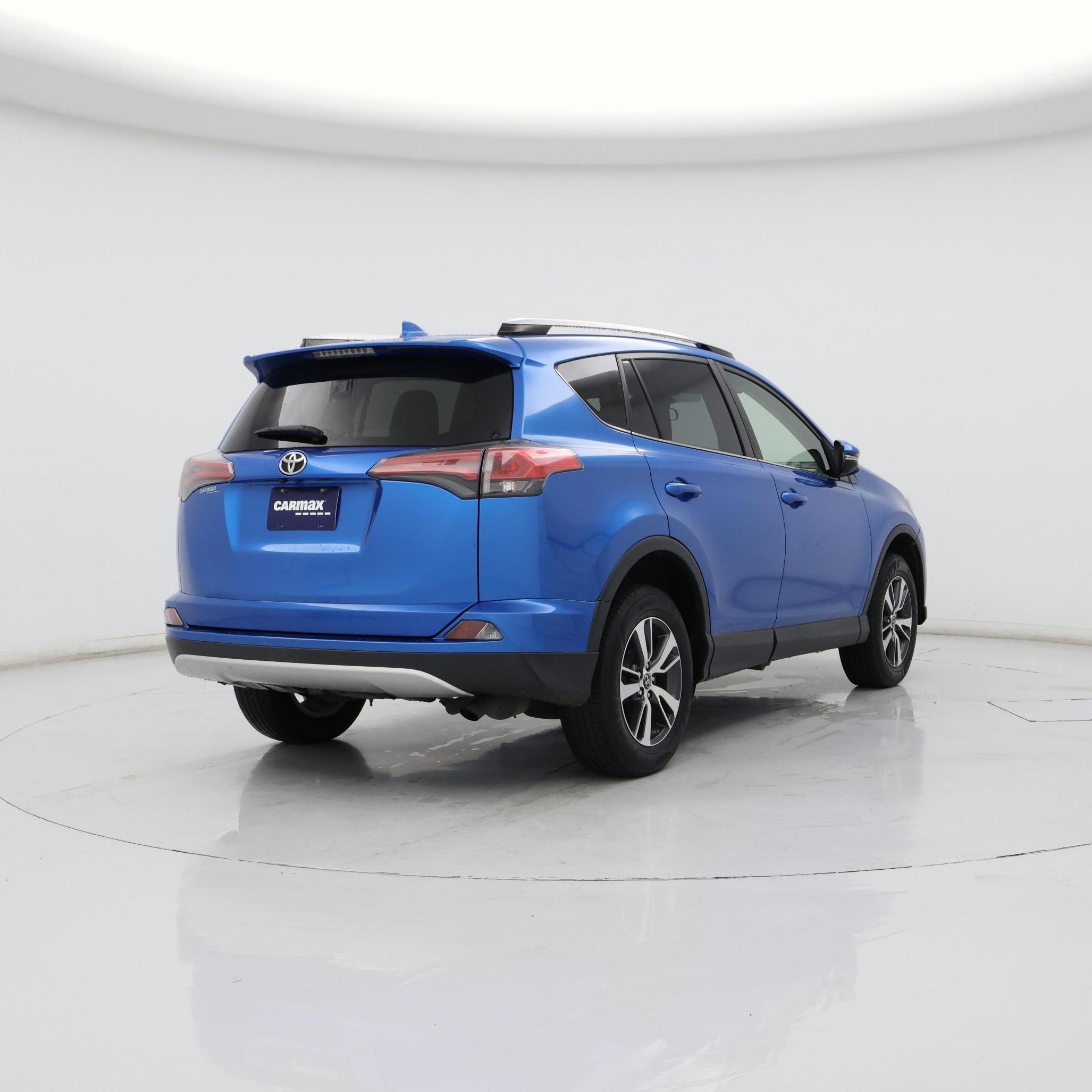 Thumbnail: 2016 Toyota RAV4 - 8