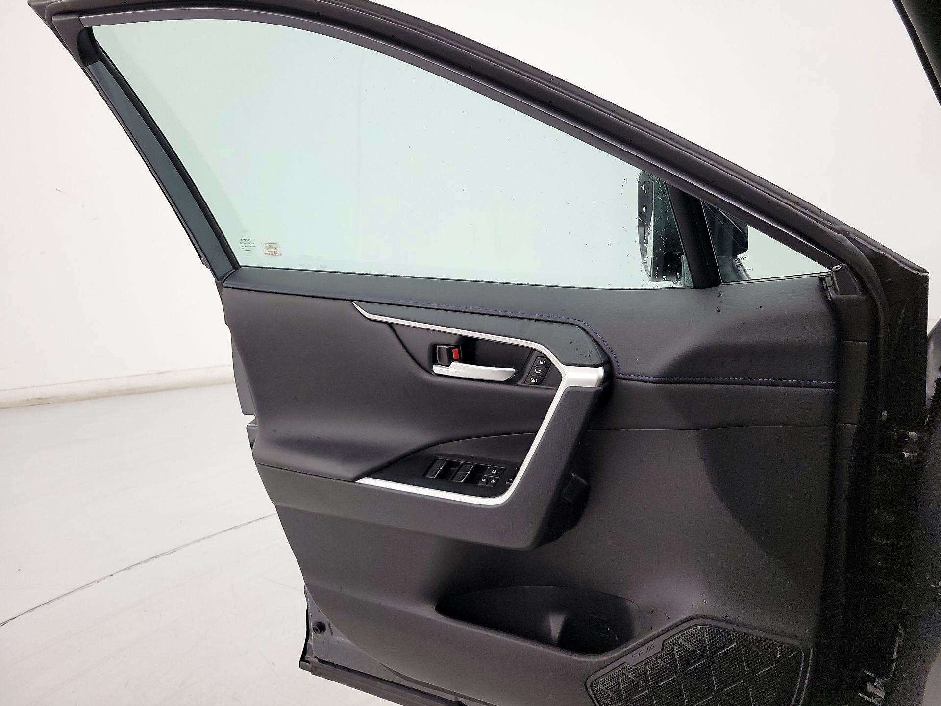 Thumbnail: 2023 Toyota RAV4 - 12