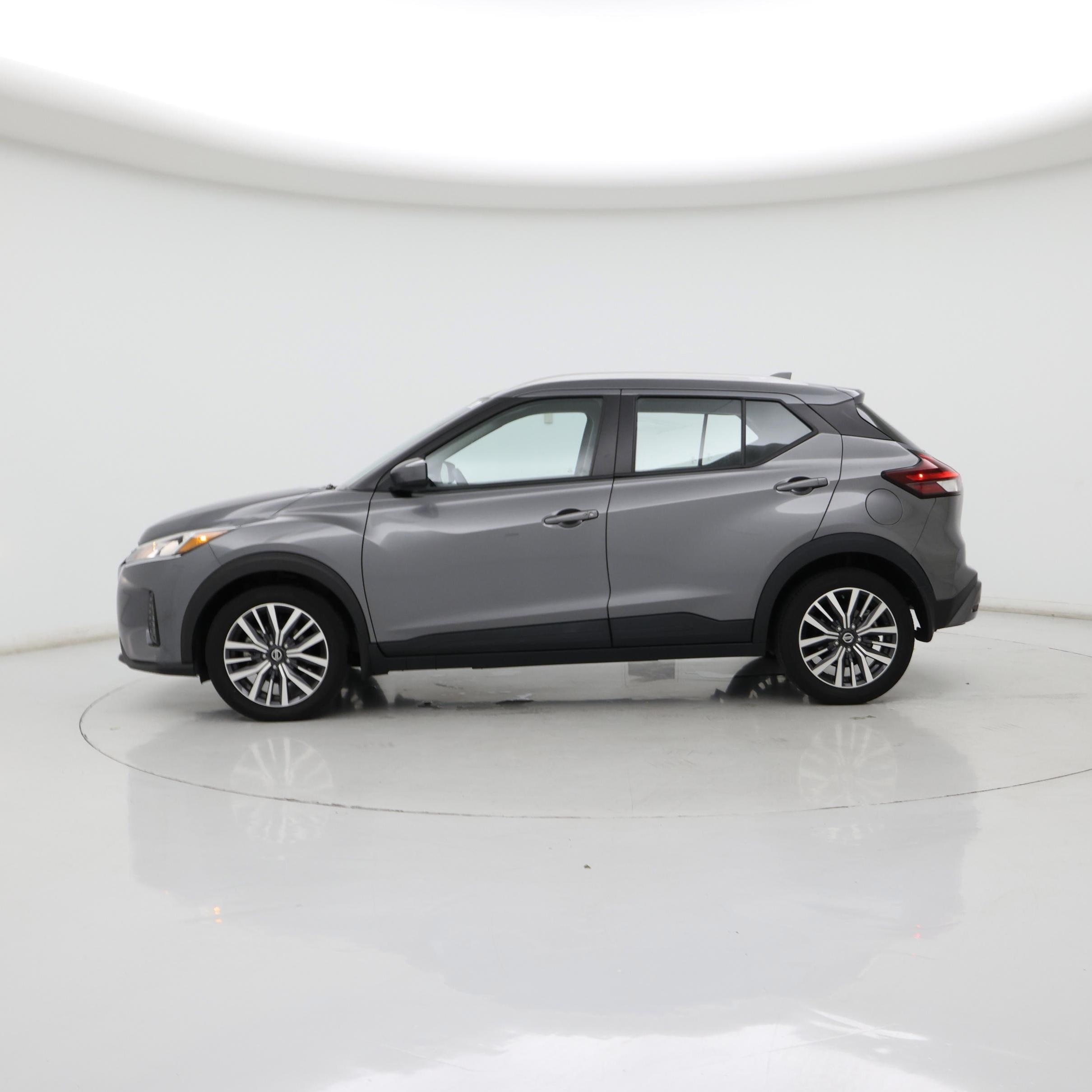 Thumbnail: 2021 Nissan Kicks - 3
