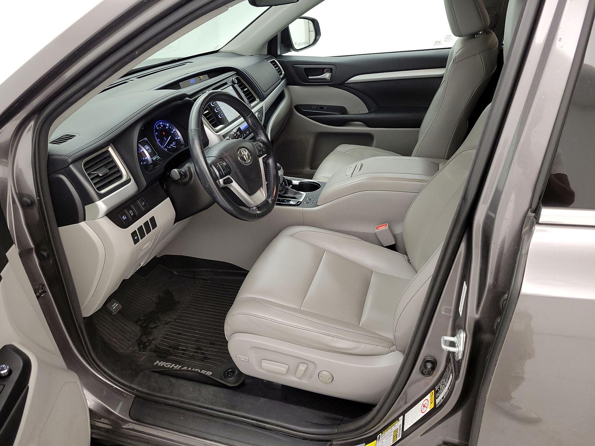 Thumbnail: 2018 Toyota Highlander - 11
